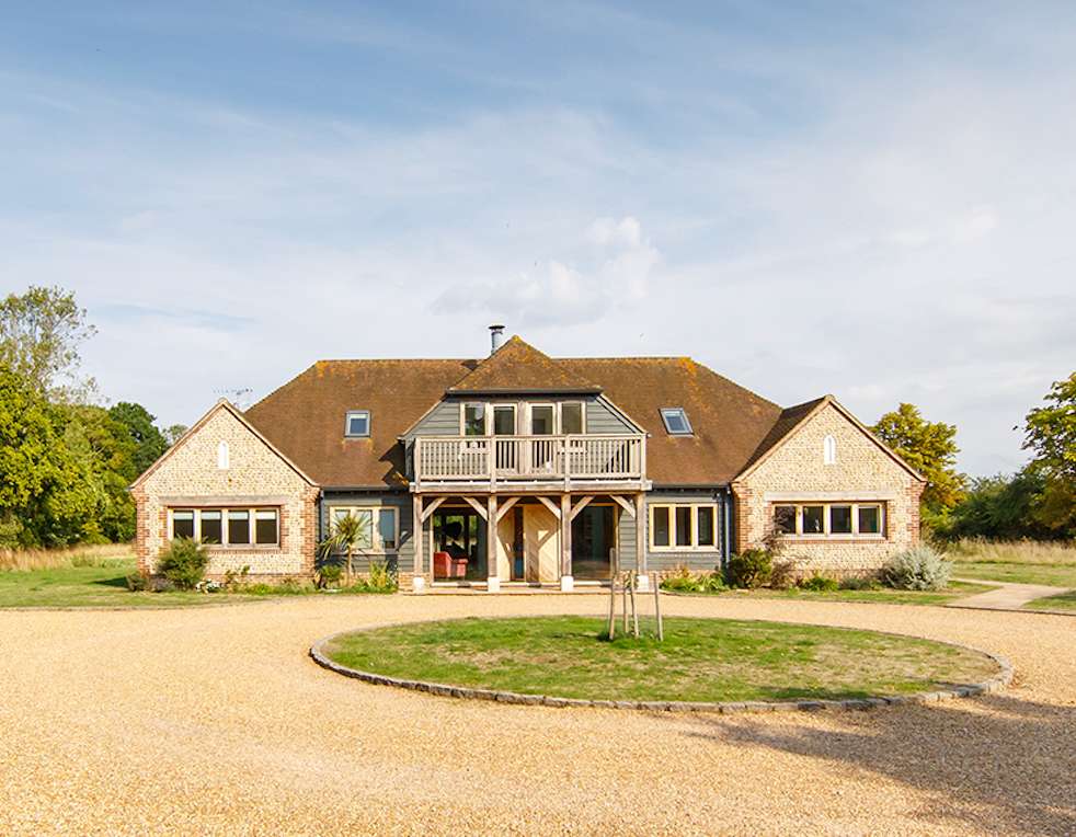 Goodwood Revival 6 Bed Retreat, Secure Parking