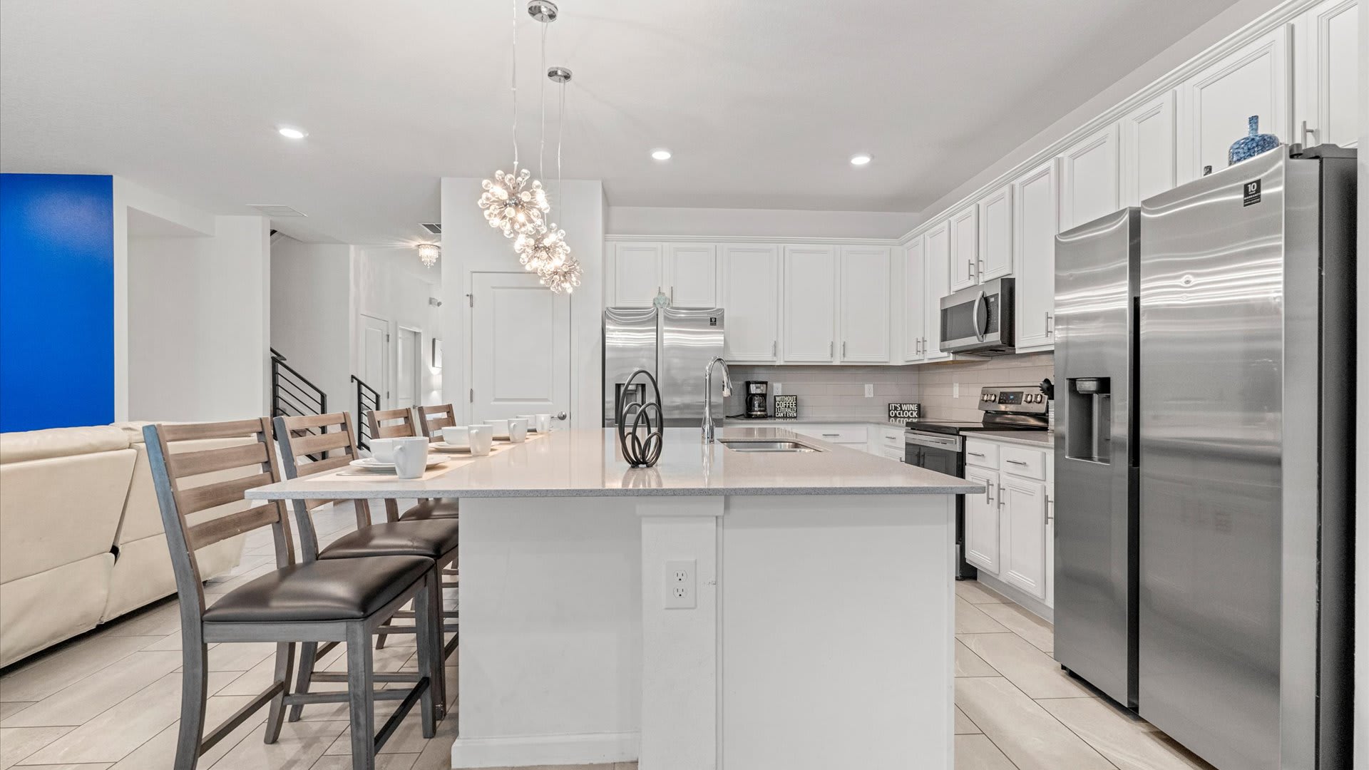 Fully equipped chef's kitchen