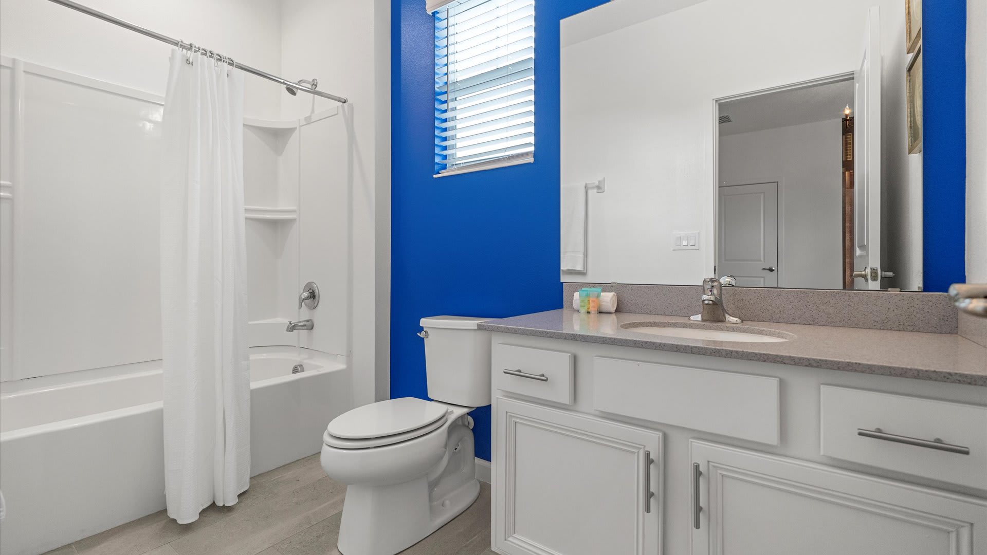 Upstay Family Home w Pool Cinema Games Room | Photo 57