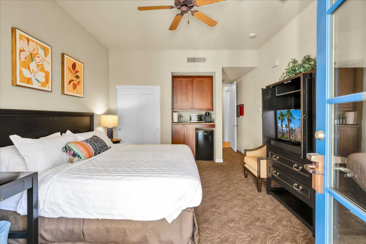 Ground Floor Studio Legacy Villa #B - Photo 5