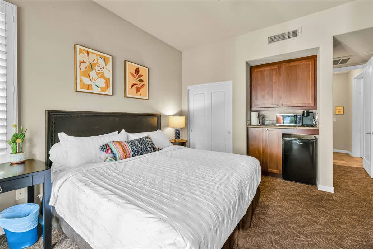 Ground Floor Studio Legacy Villa #B - Photo 2