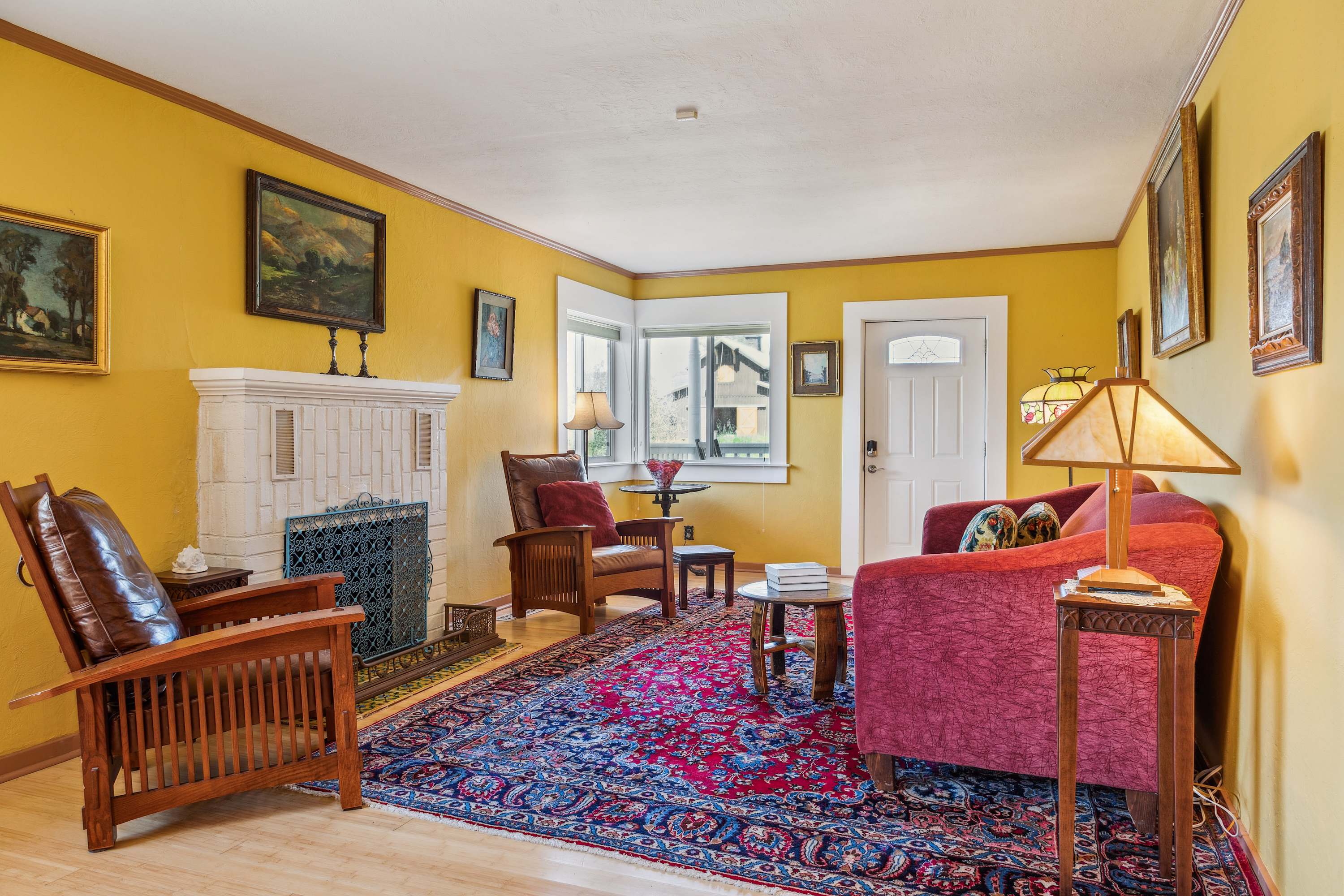 Authentic Sonoma Experience - Home and Lush Gardens 3