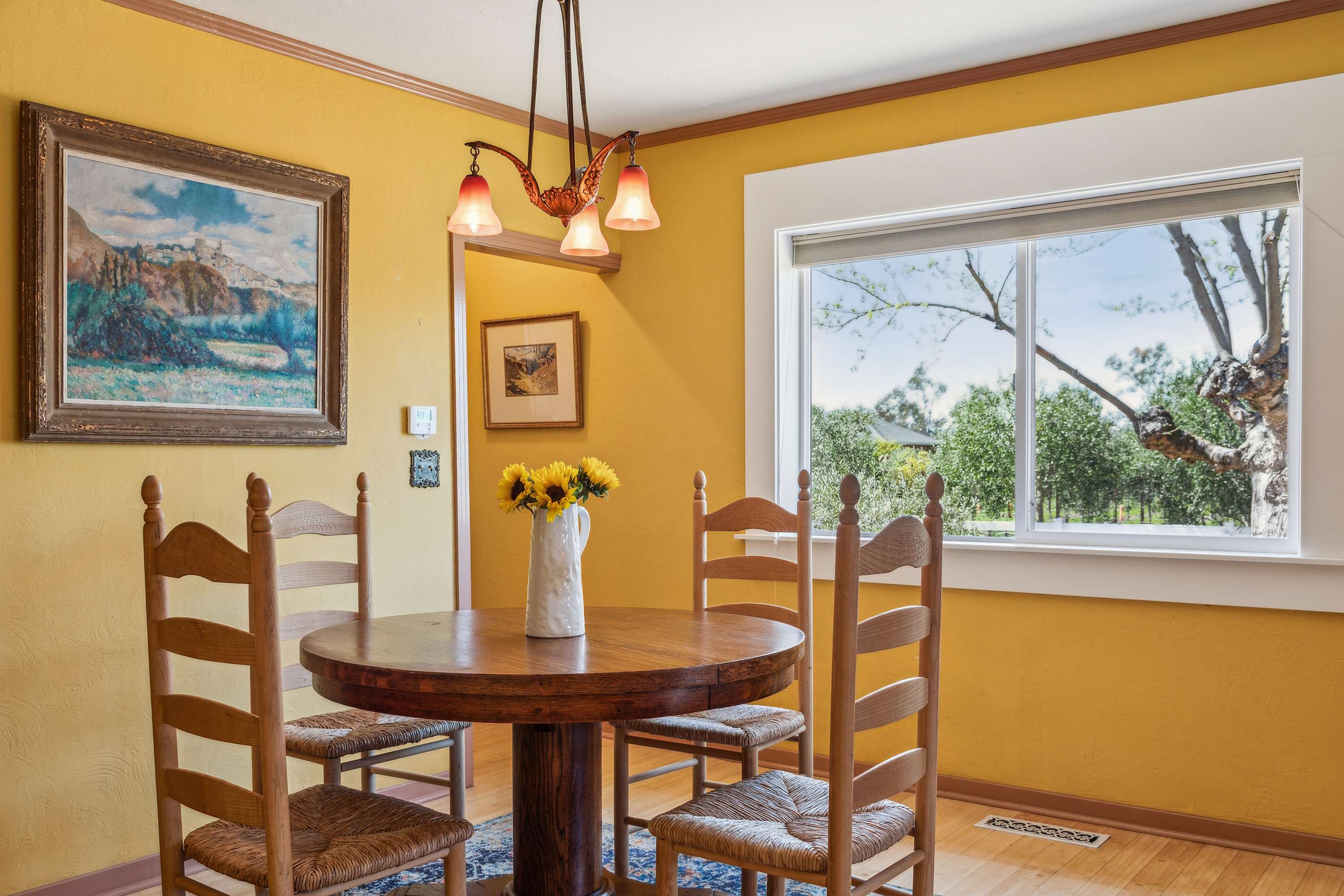Authentic Sonoma Experience - Home & Lush Gardens 6