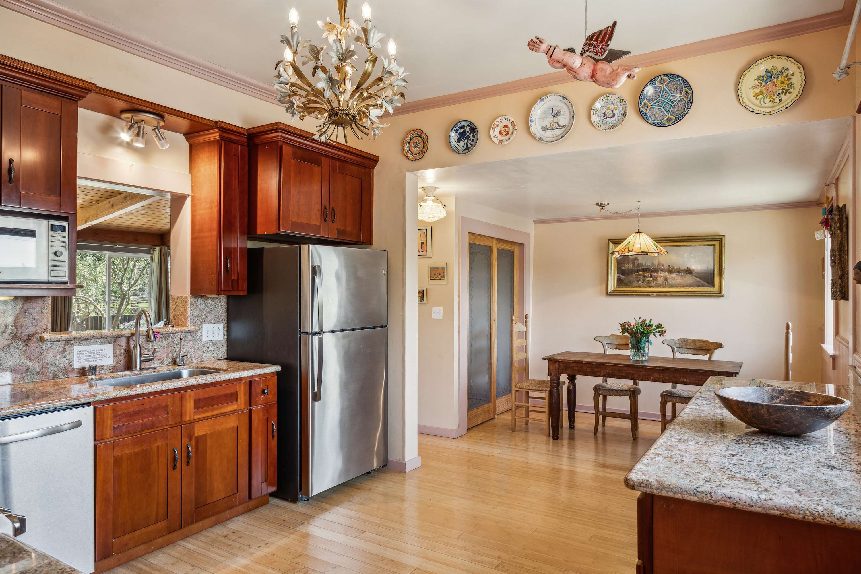 Authentic Sonoma Experience - Home and Lush Gardens 5