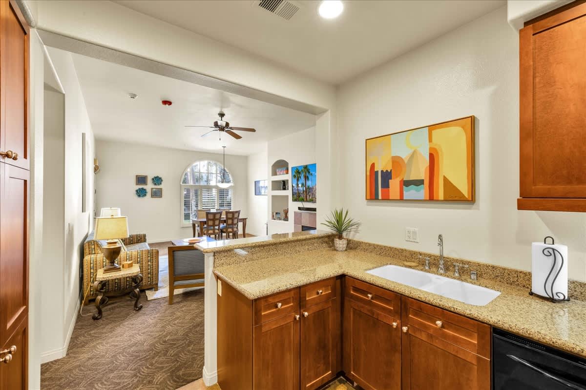 Ground Floor 2BR Legacy Villa - Photo 4