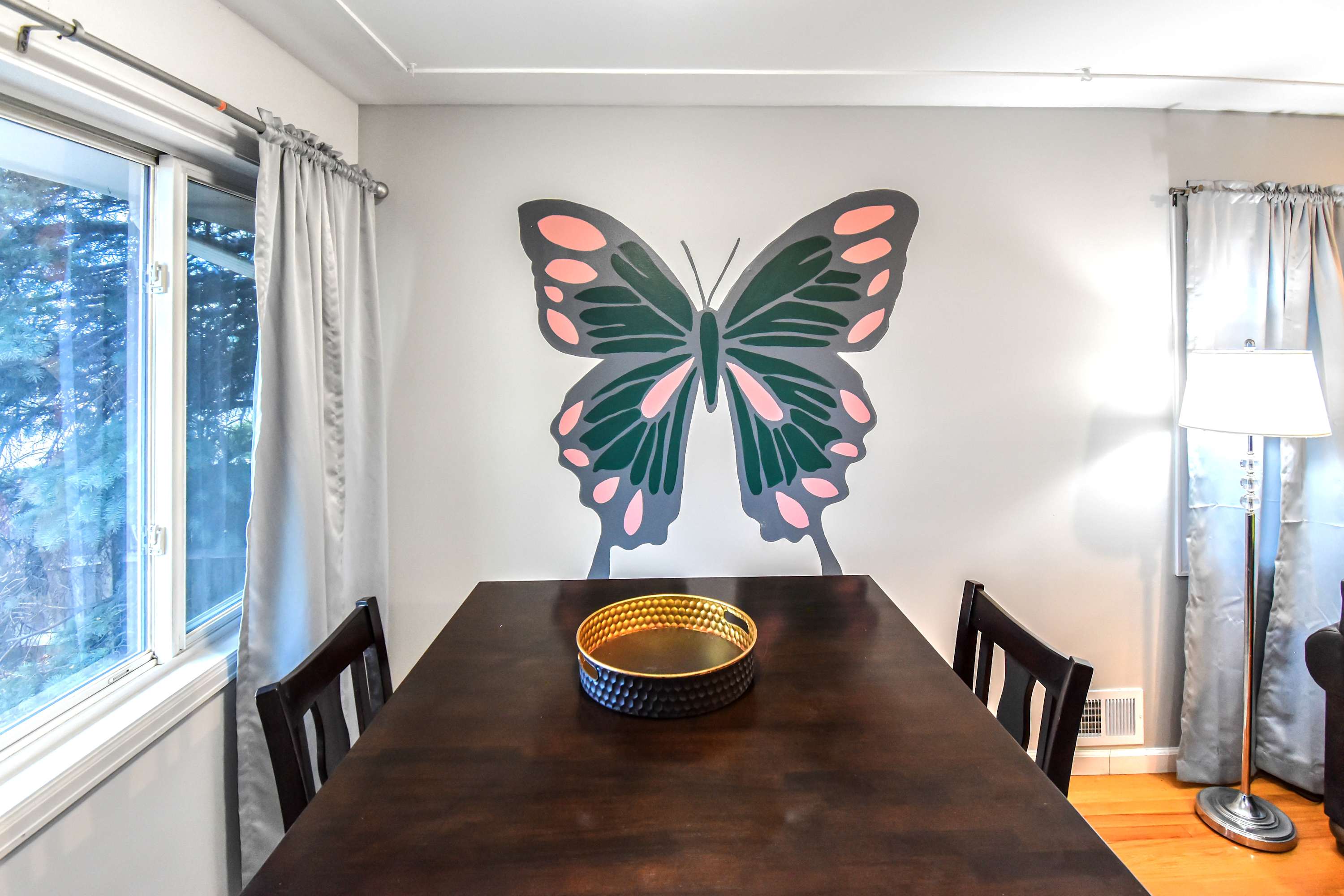 Enchanting Upper Unit with Whimsical Details 3