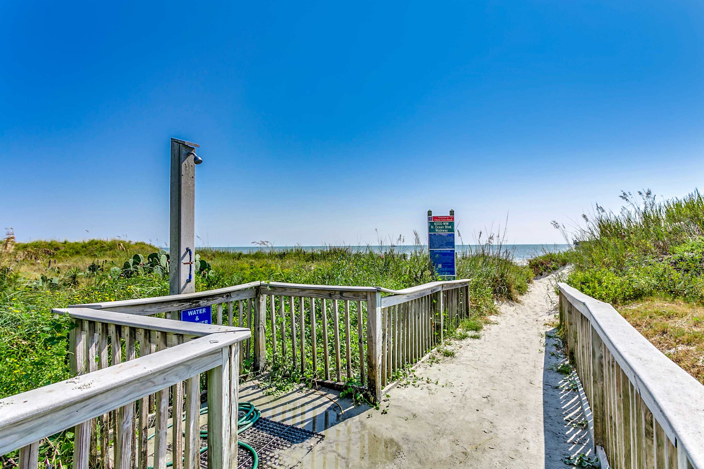 Drifty Daze Oceanfront Suite w Pool
