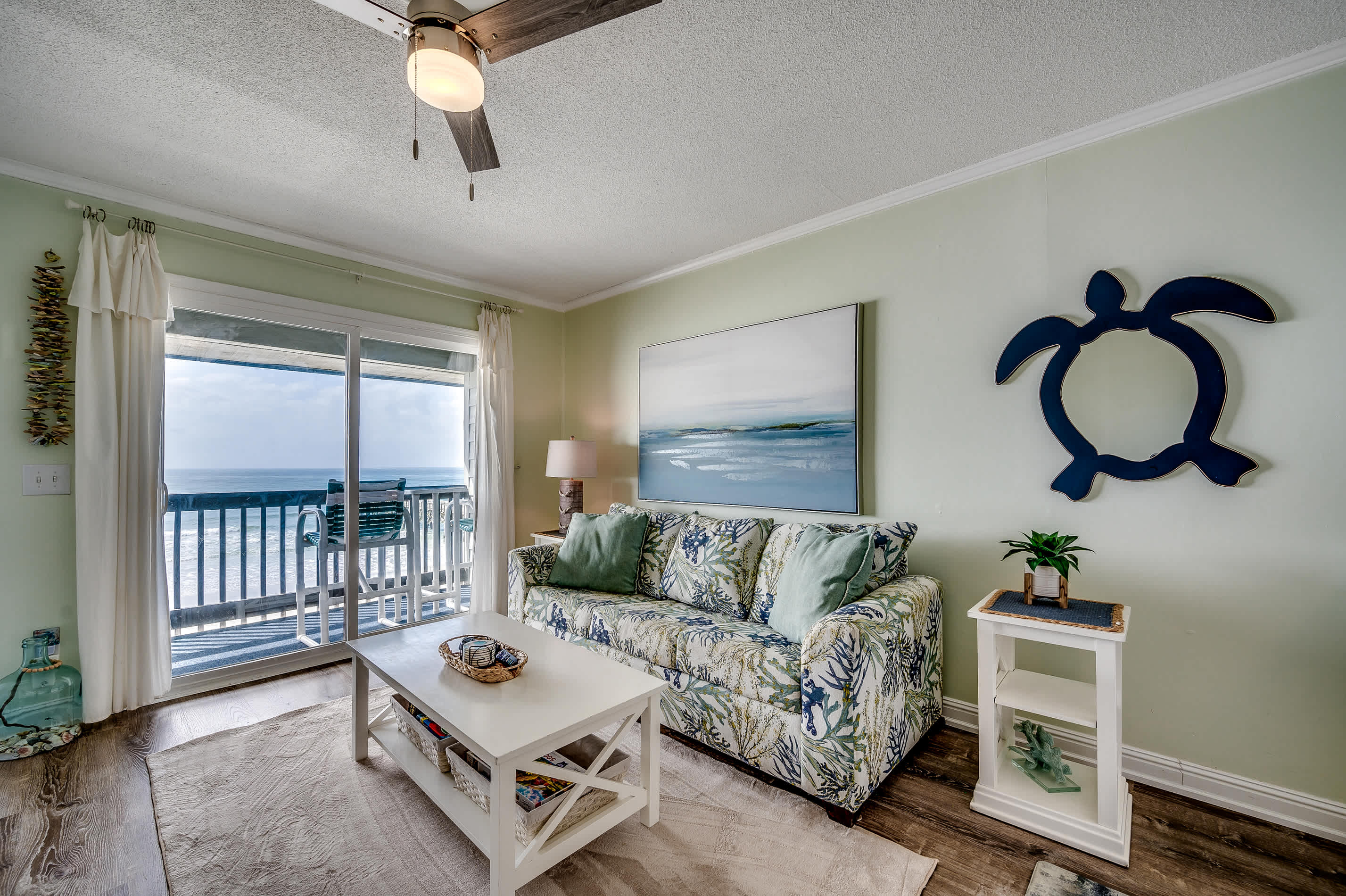 Drifty Daze Oceanfront Suite w Pool