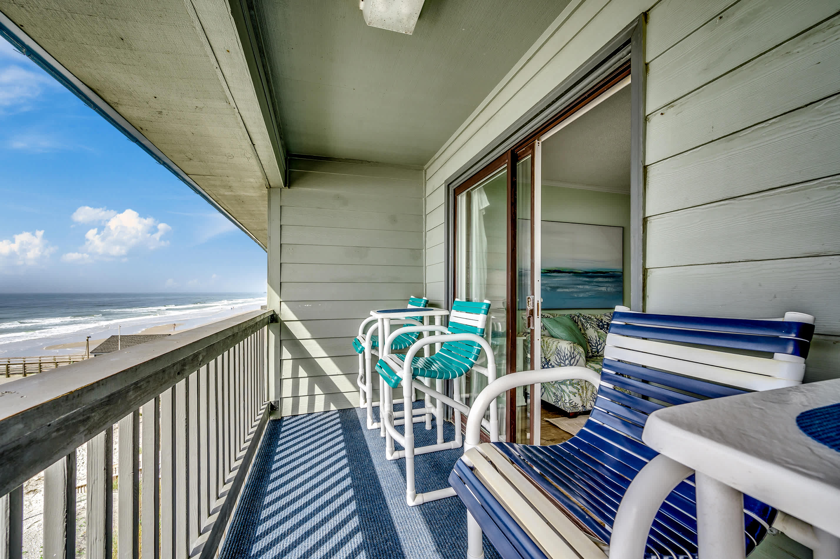 Drifty Daze Oceanfront Suite w Pool