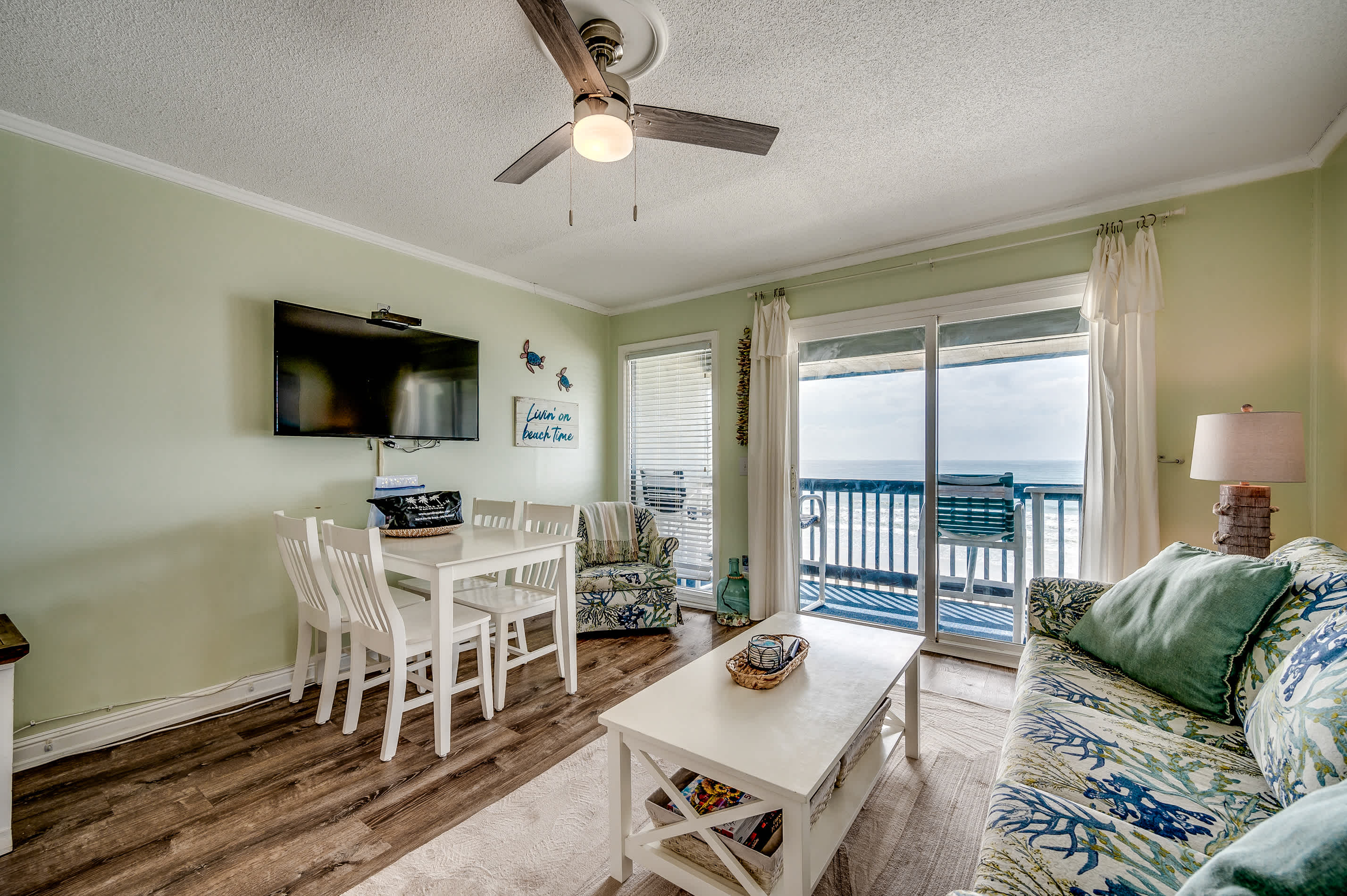 Drifty Daze Oceanfront Suite w Pool