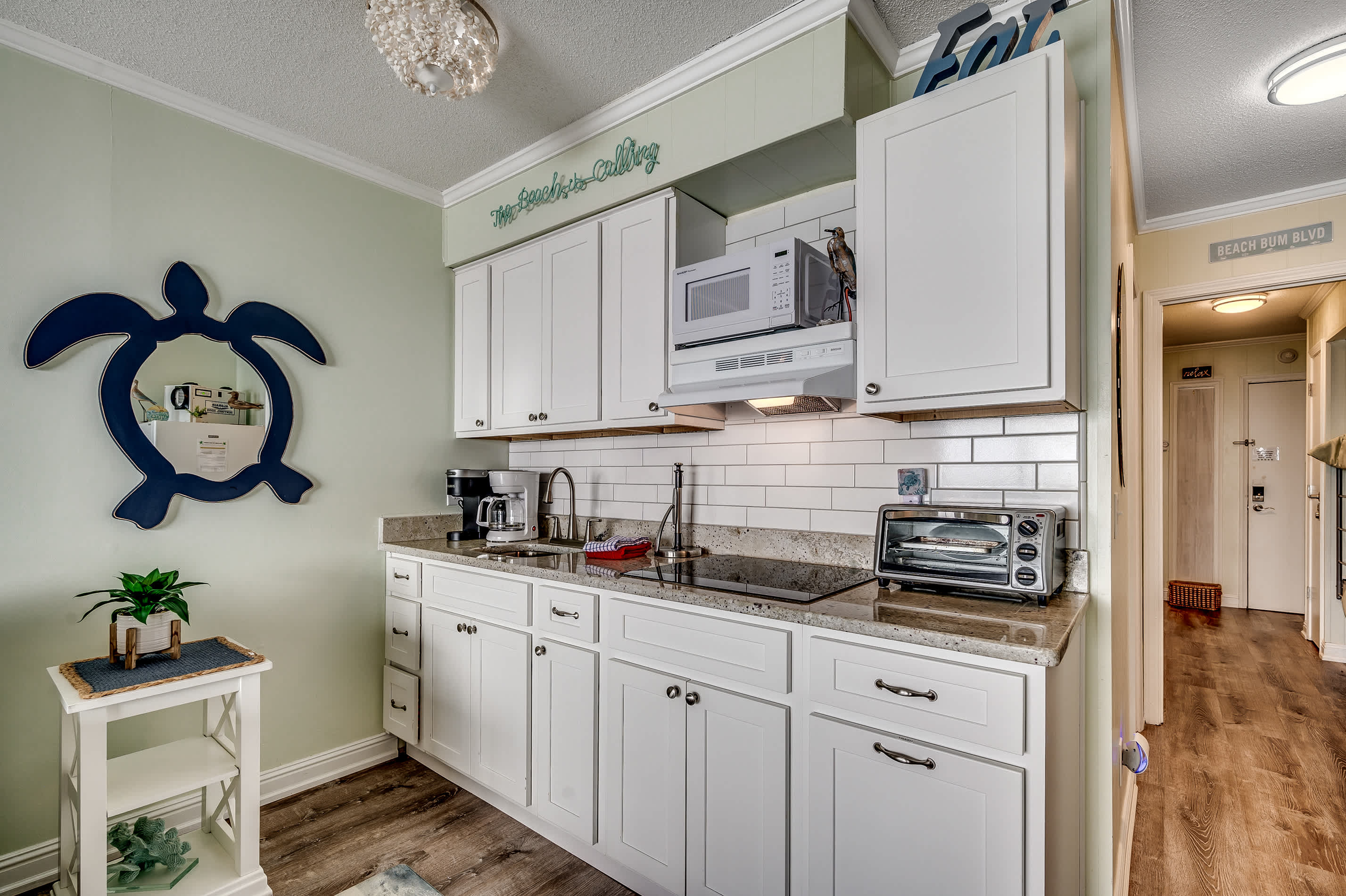 Drifty Daze Oceanfront Suite w Pool