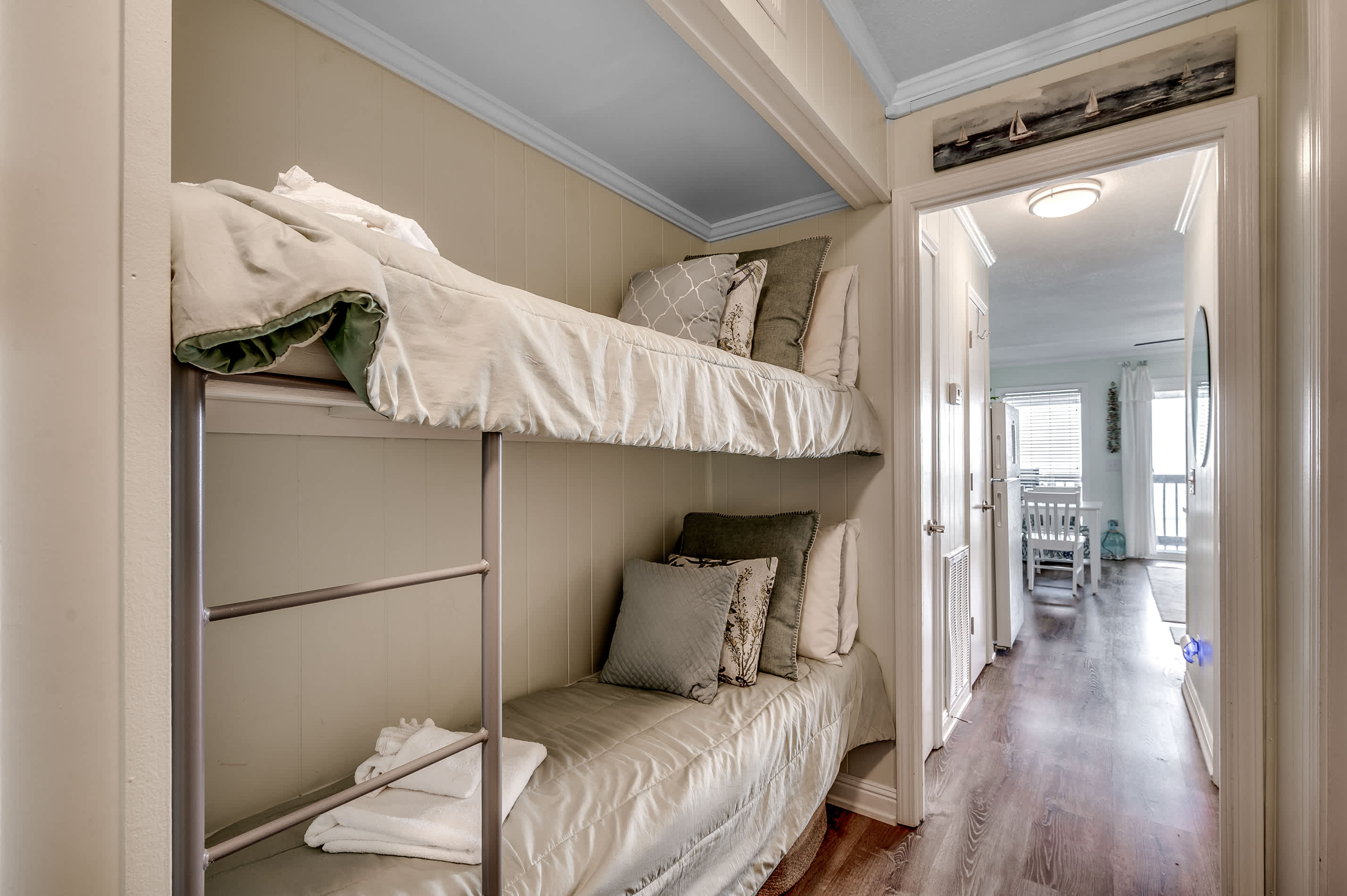 Drifty Daze Oceanfront Suite w Pool