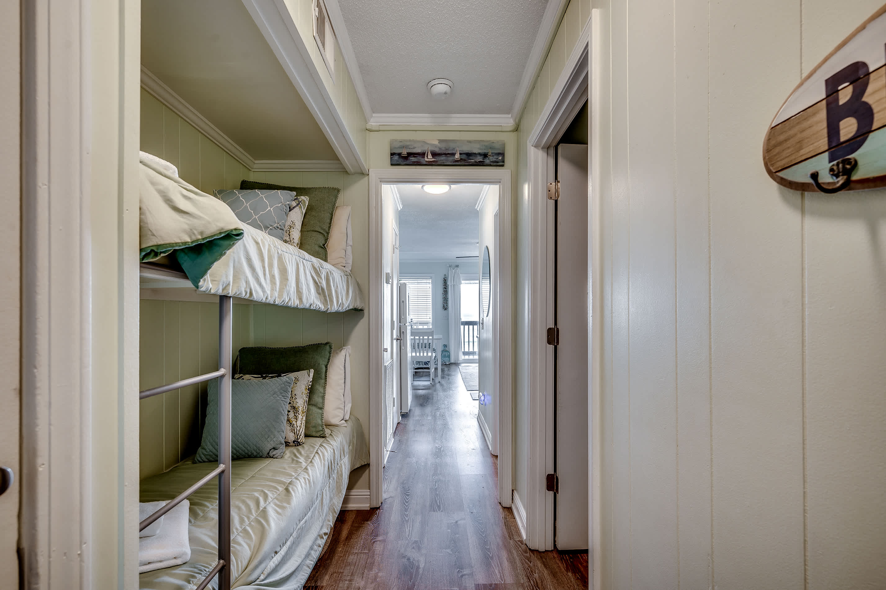 Drifty Daze Oceanfront Suite w Pool