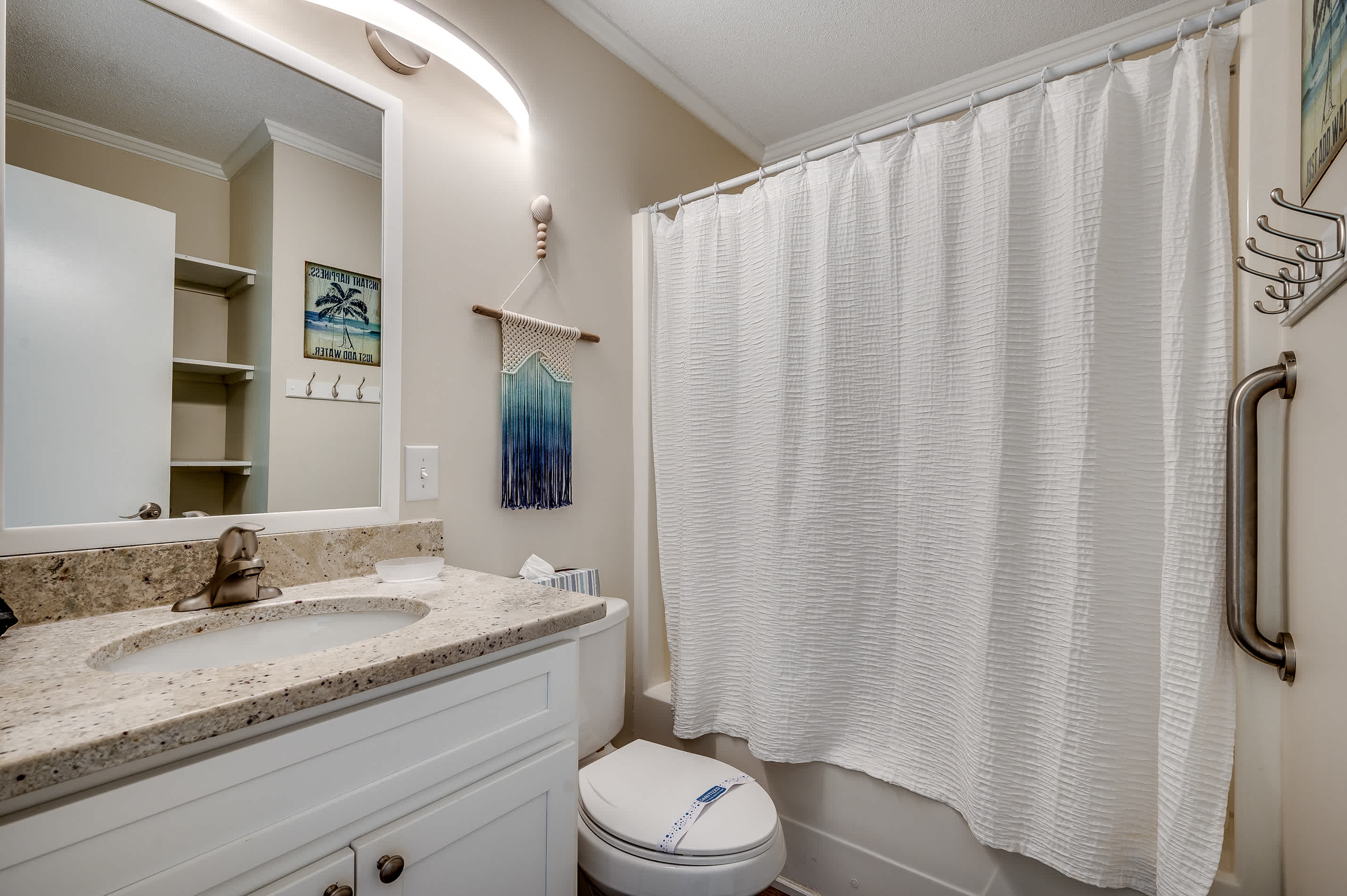 Drifty Daze Oceanfront Suite w Pool