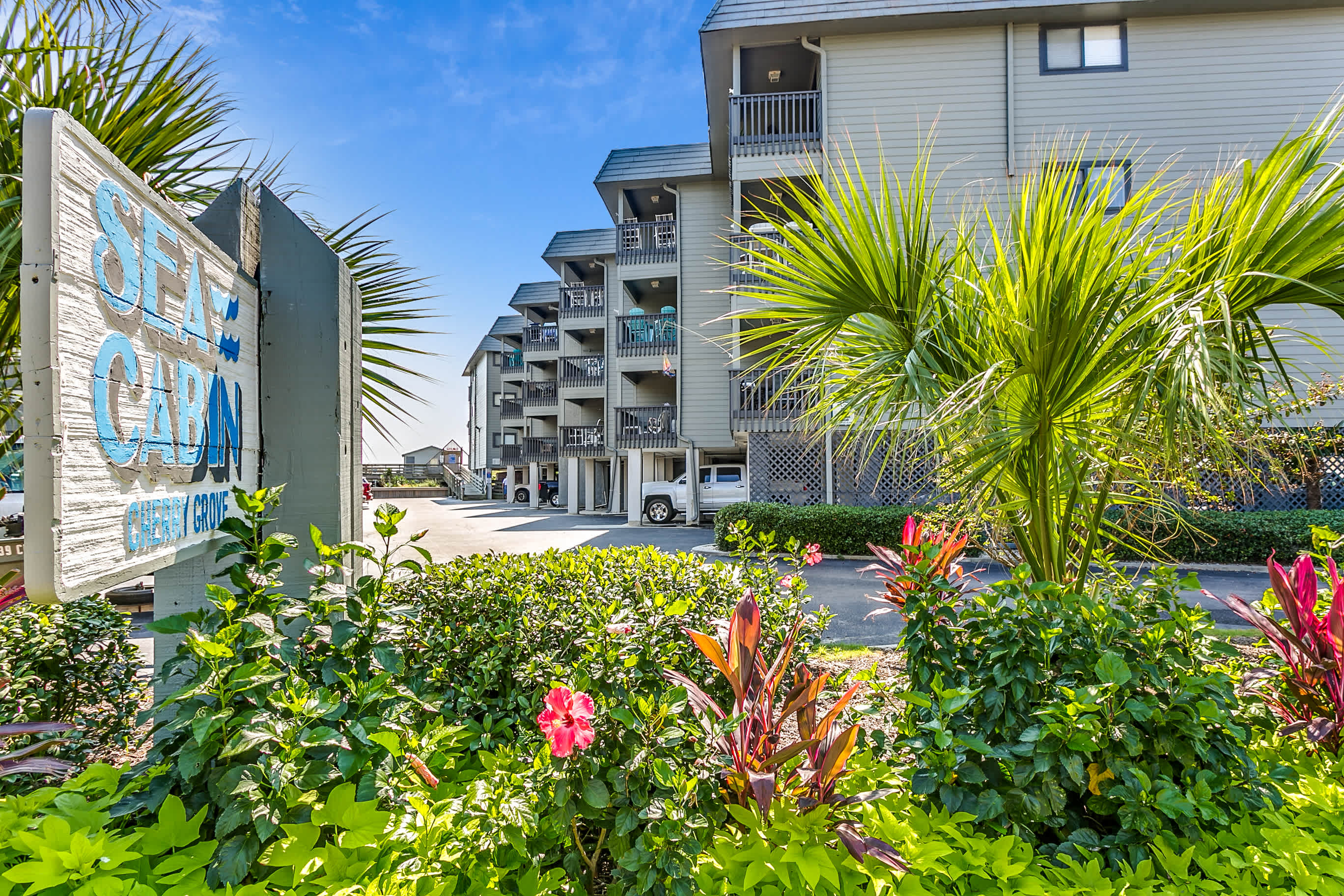 Drifty Daze Oceanfront Suite w Pool