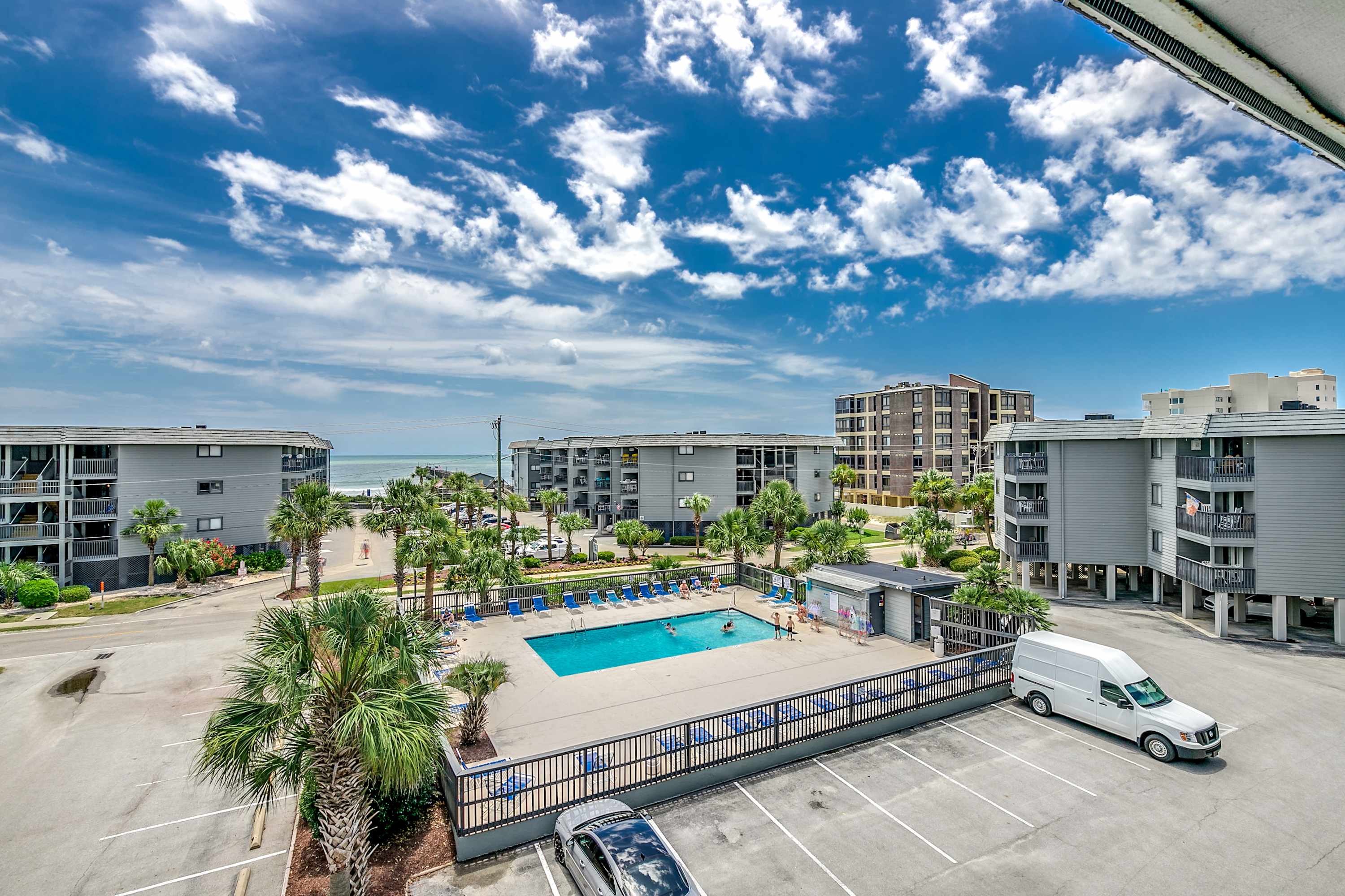 Drifty Daze Oceanfront Suite w Pool