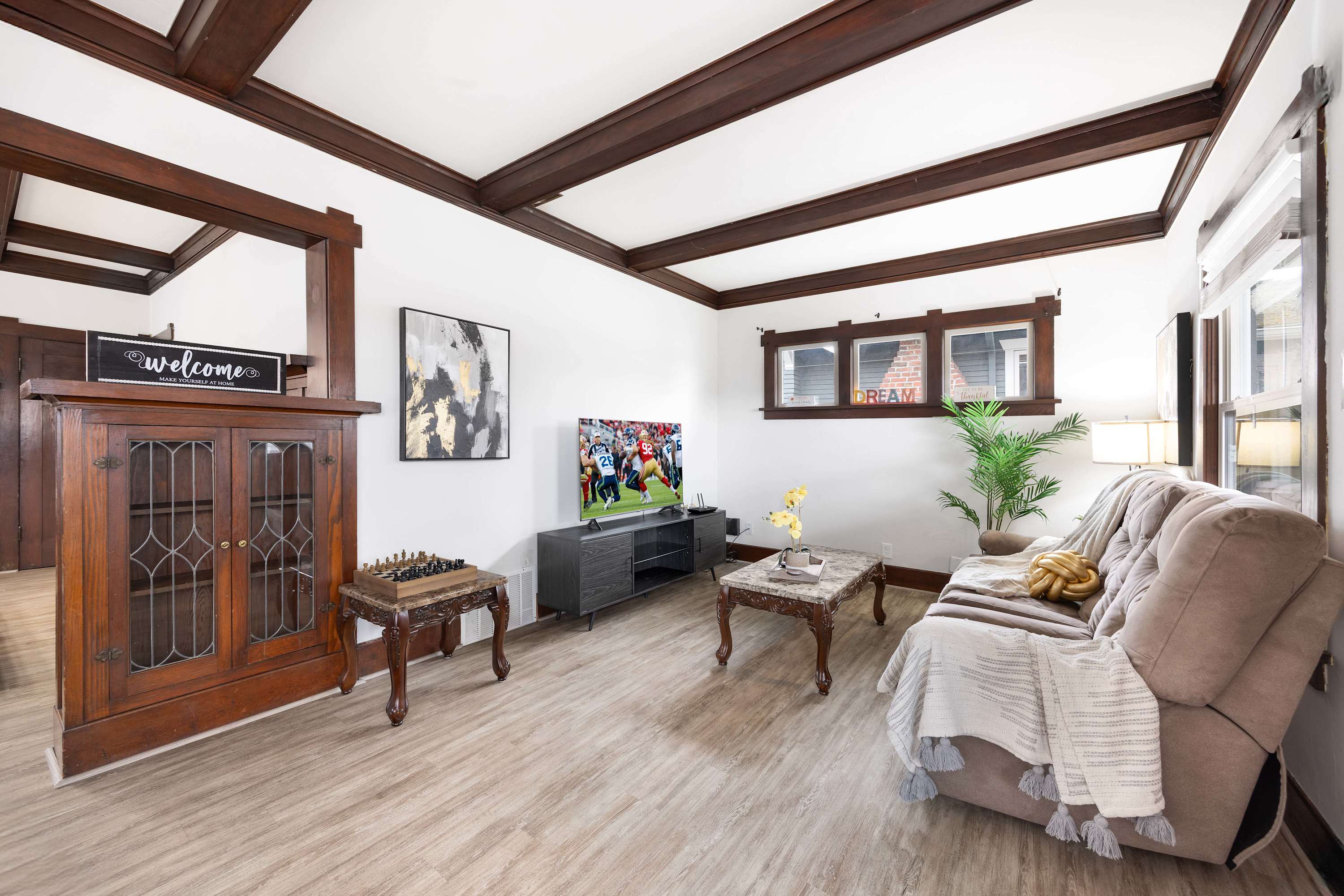 Sunny 3BR Home Near UW & Children Hospital, Gym