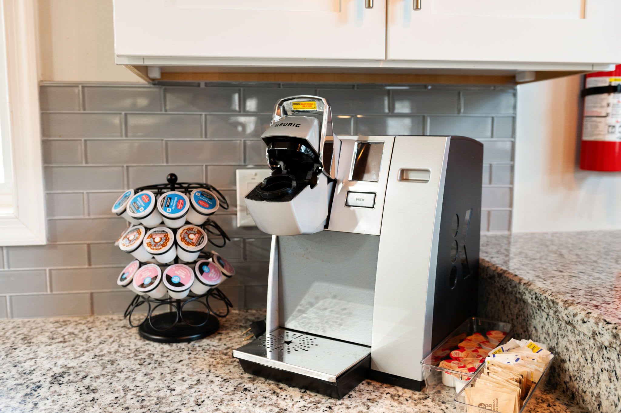 Coffee Your Way
Start your mornings with ease thanks to the fully stocked coffee station featuring a variety of pods.