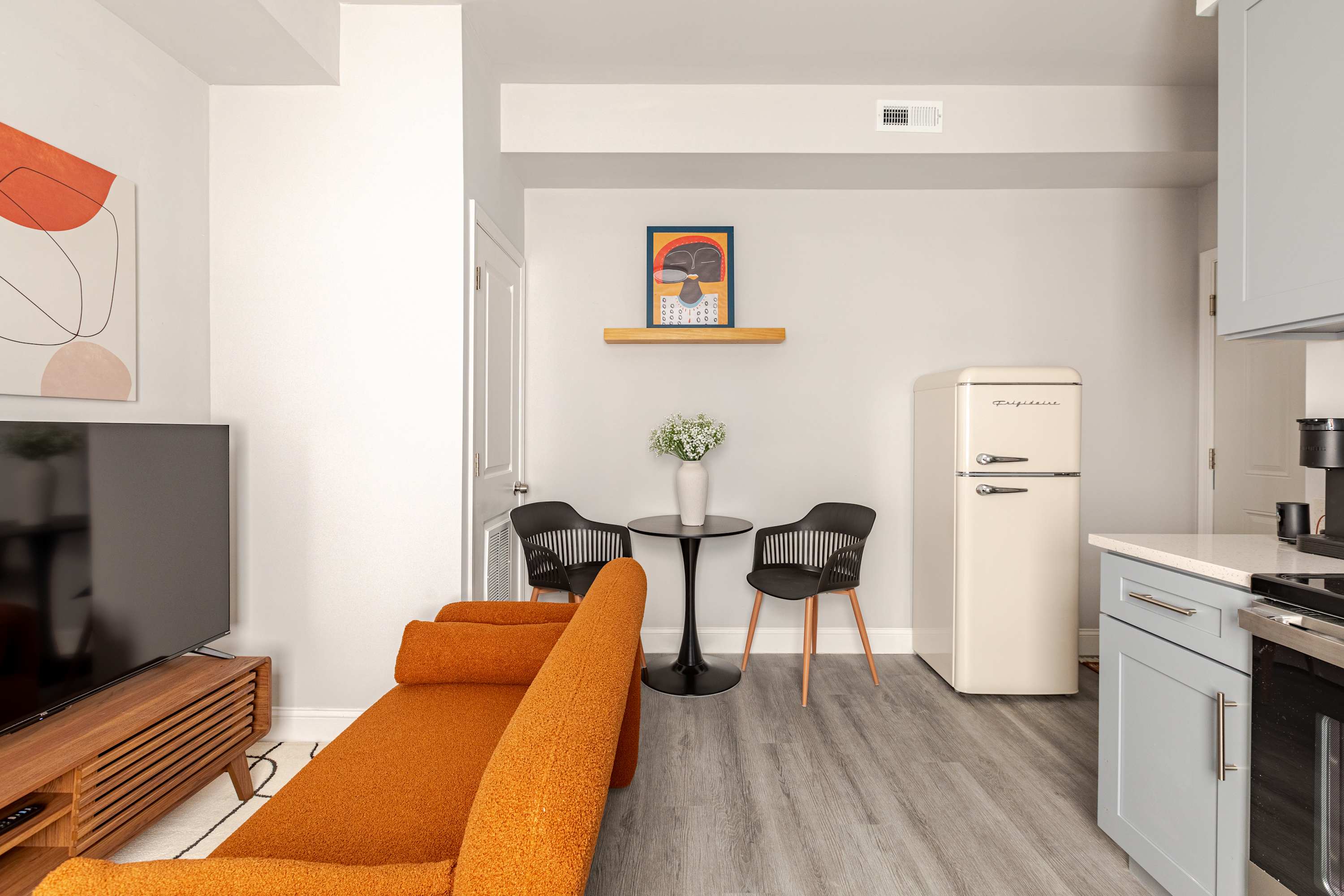 Stylish Apartment With Culinary Delights - Chic Urban Oasis - Philadelphia