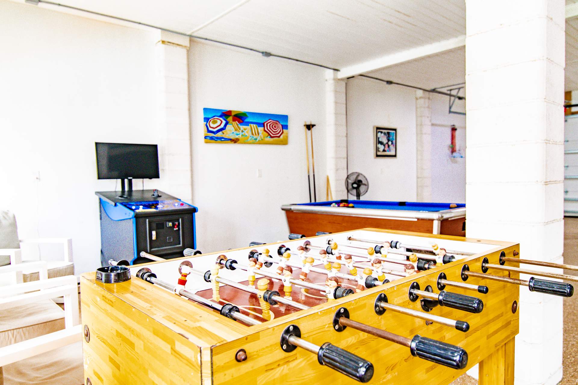 Sun and Games House w Swimming Pool Tons of Games Putting Green
