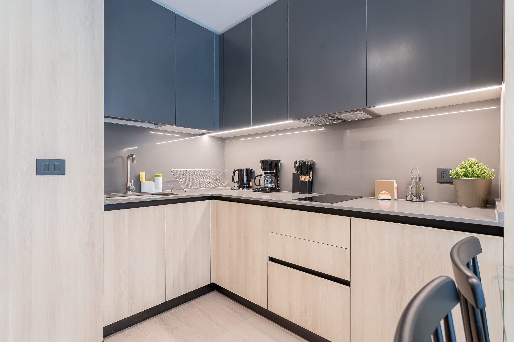 Experience a sleek and modern kitchen, perfect for culinary adventures during your stay!
