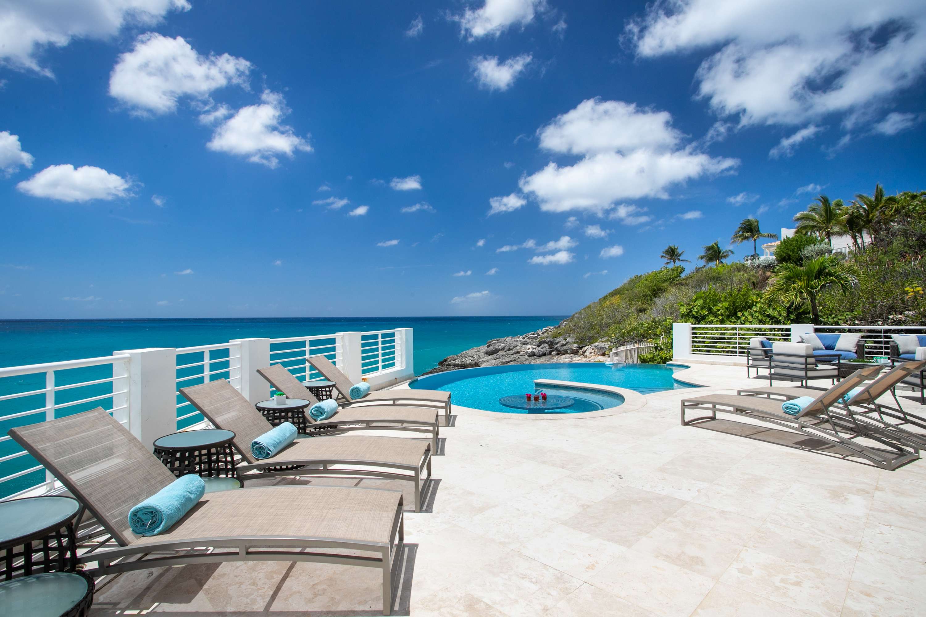 Beachfront Villa Diamond with Pool + Concierge - Picture 1