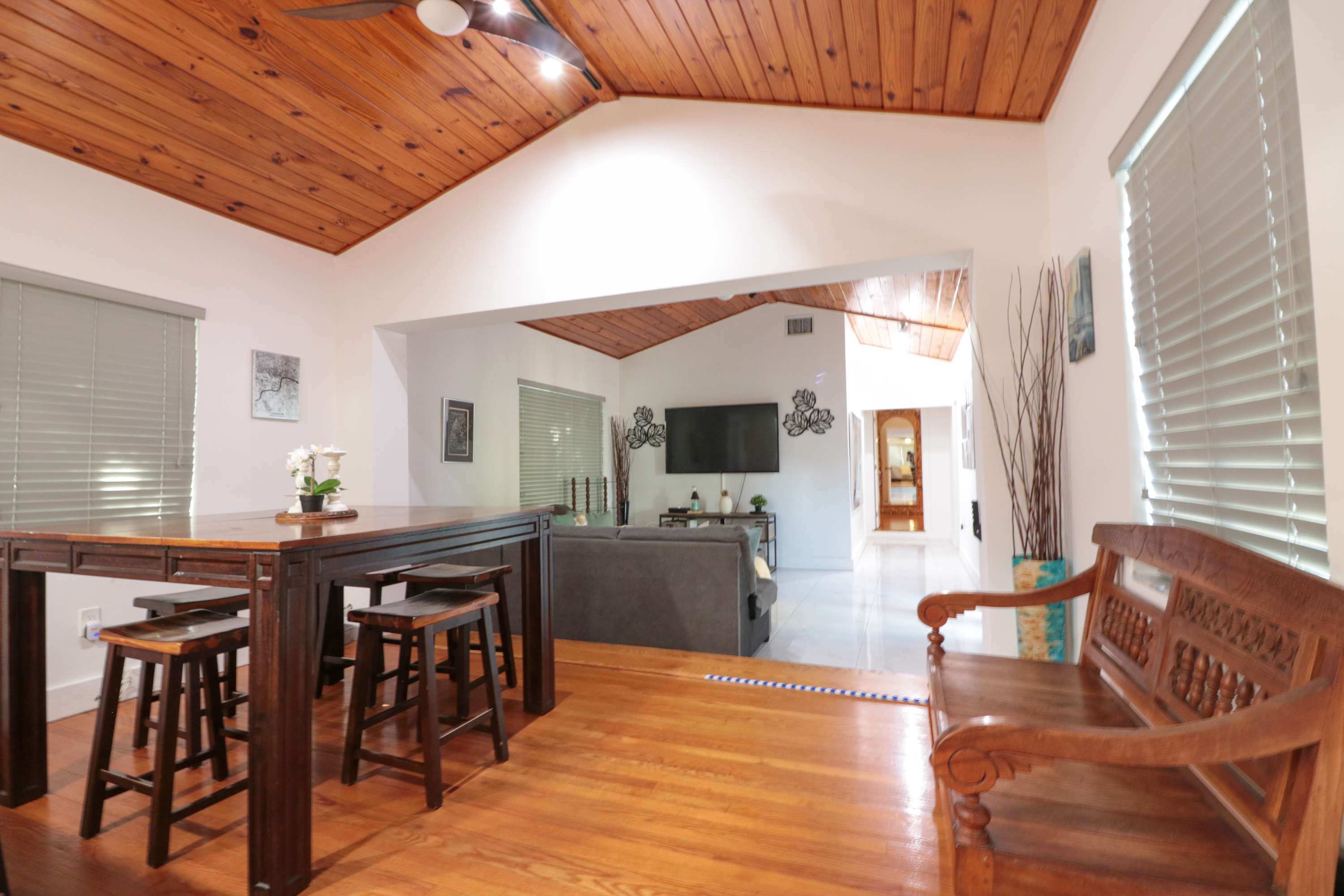 Rustic Modern Miami Villa, Private Patio and BBQ - Picture 12