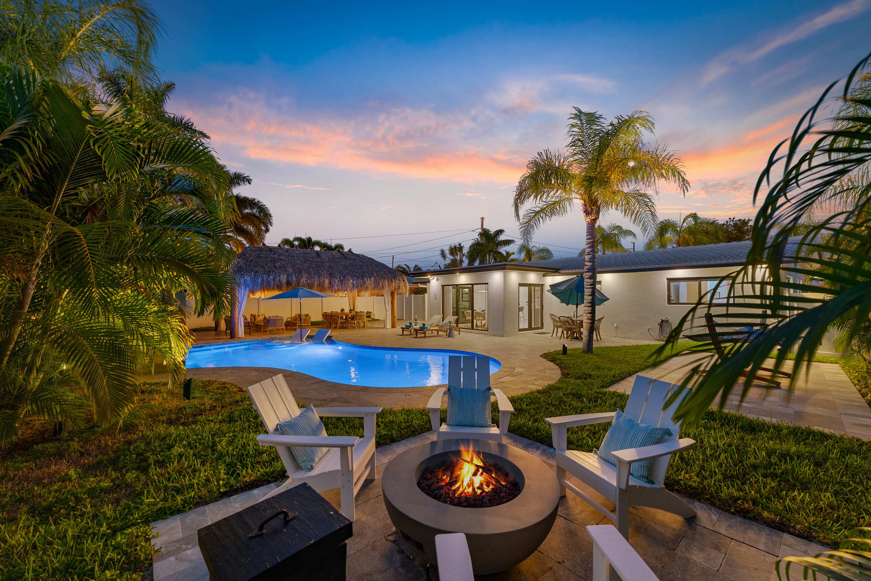 Luxury Oasis~Min to Beach~Fire Pit~Heated Pool — Oakland Park, FL — vacation rental