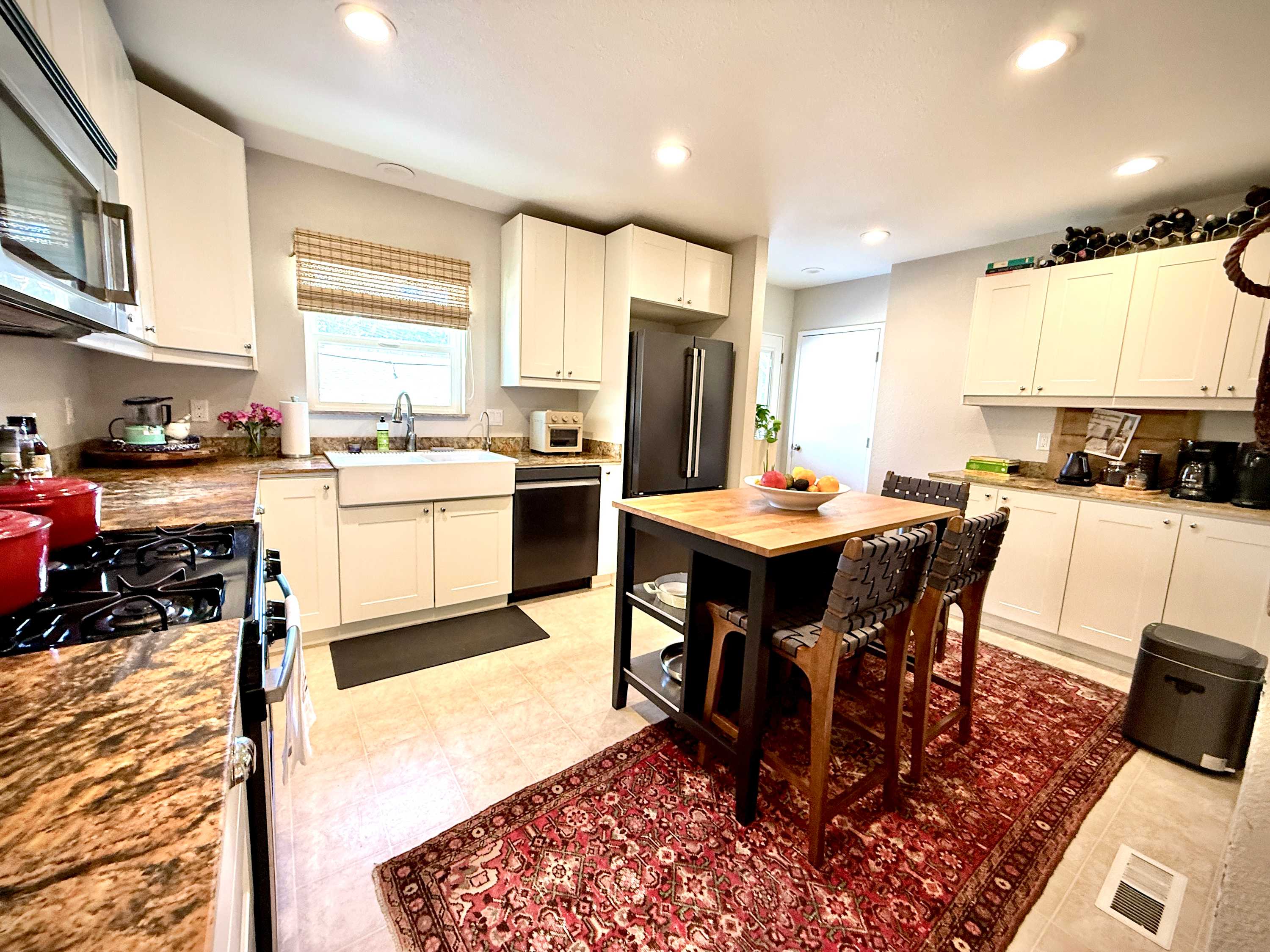 Stylish Napa Home with Private Yard & Fire Pit - Picture 15