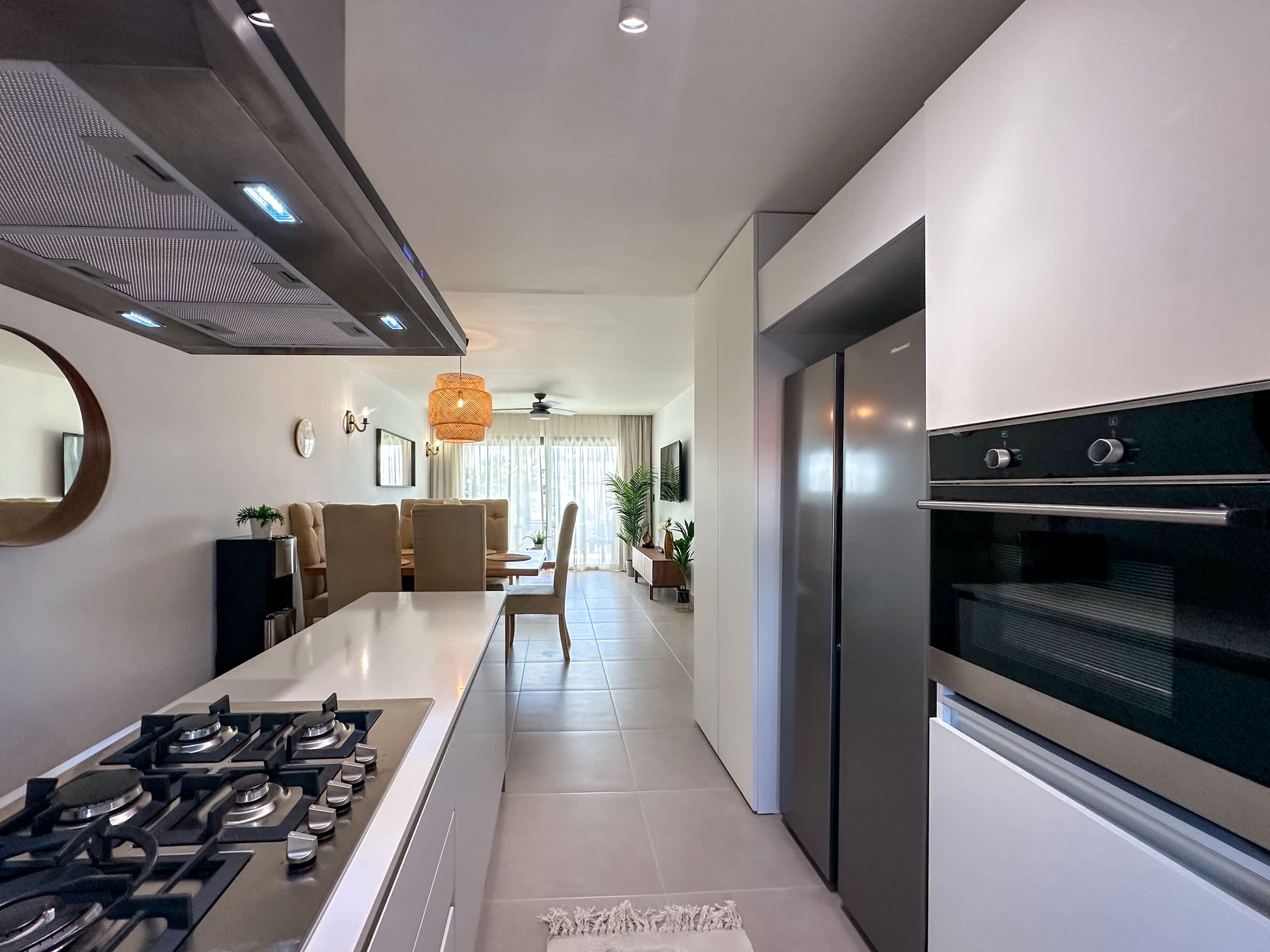Beautiful new condo with Picuzzi