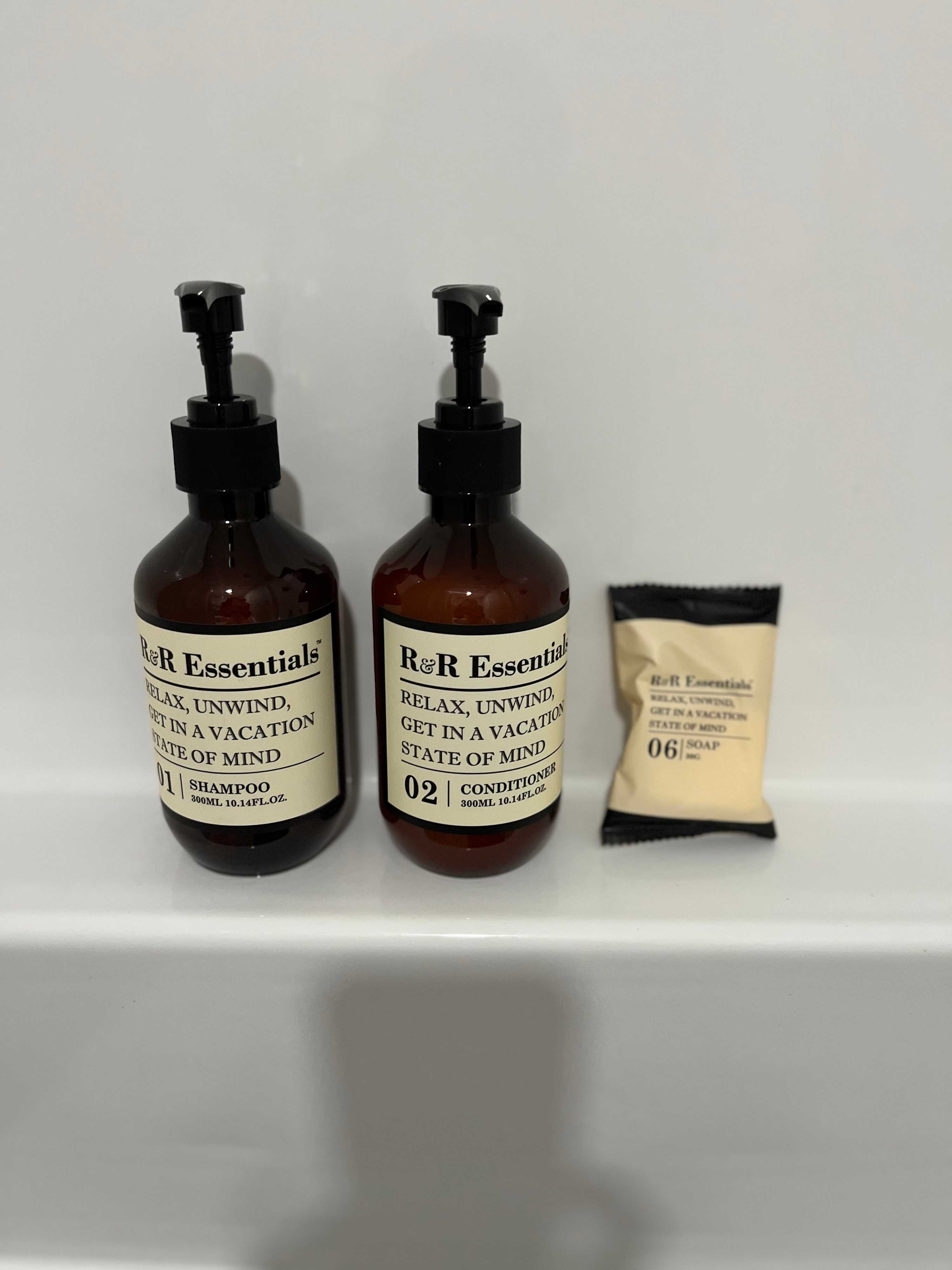 Shower Essentials Included
We’ve stocked the tub with spa-quality soap, shampoo, and conditioner for your comfort.