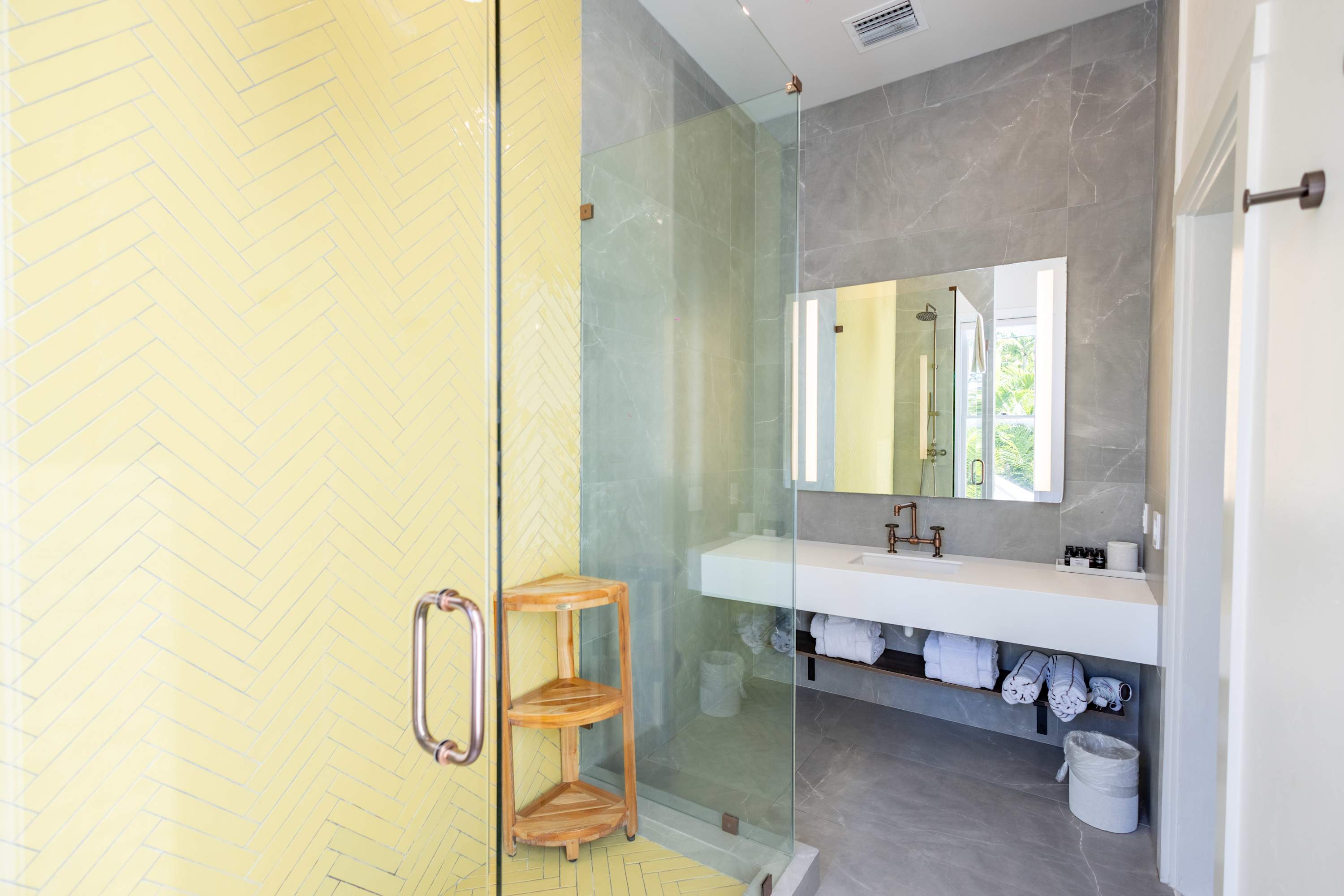 Yellow Room at the Grand Maloney 3