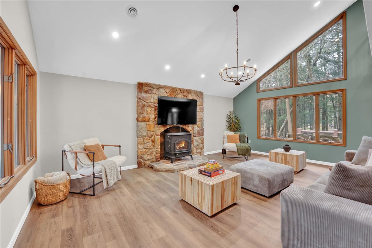 Riverside Escape | FirePit | Wrap around Patio 