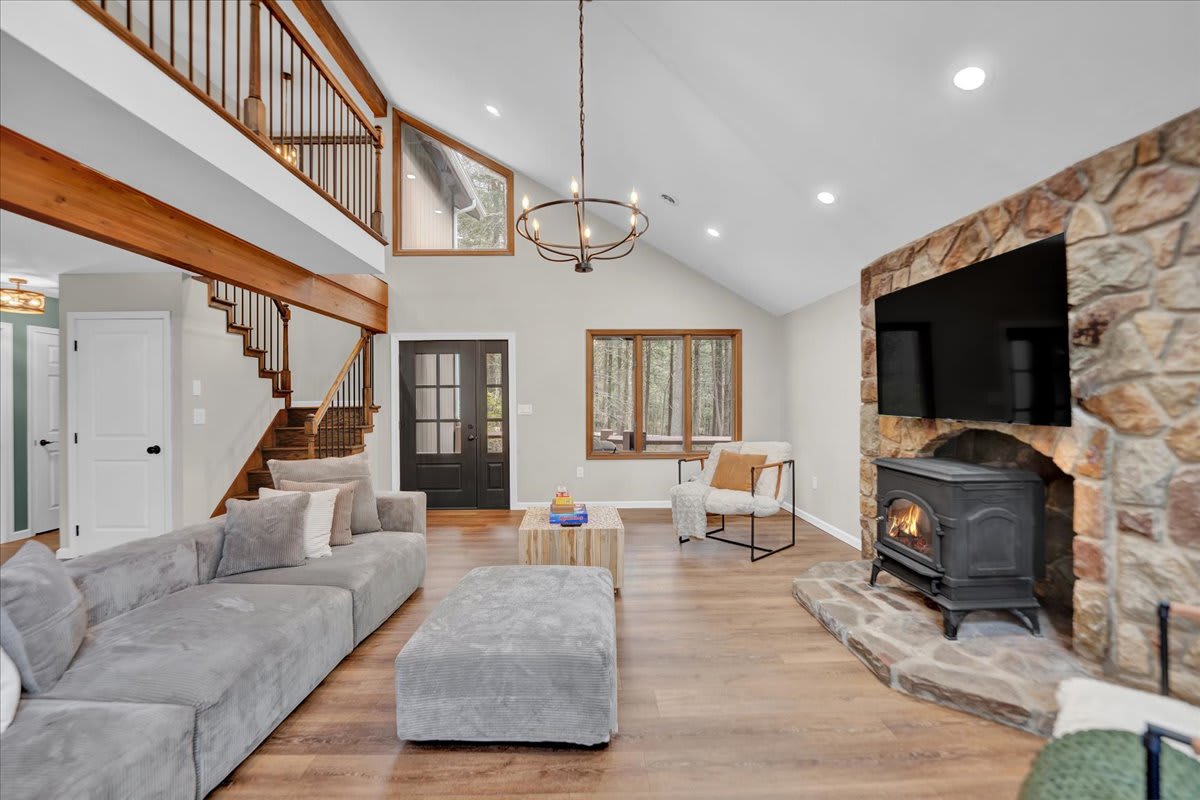 Riverside Escape | FirePit | Wrap around Patio 