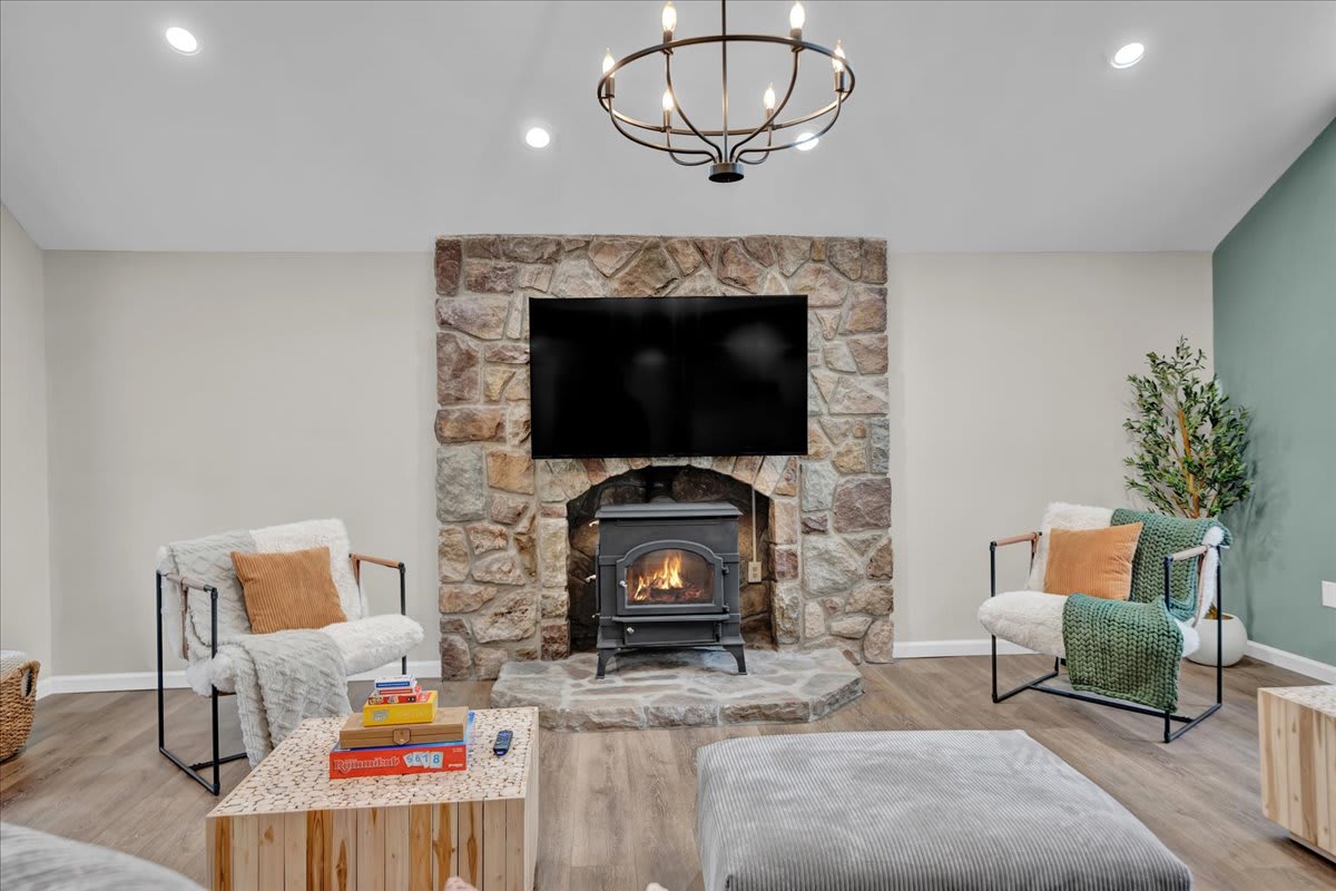 Riverside Escape | FirePit | Wrap around Patio 