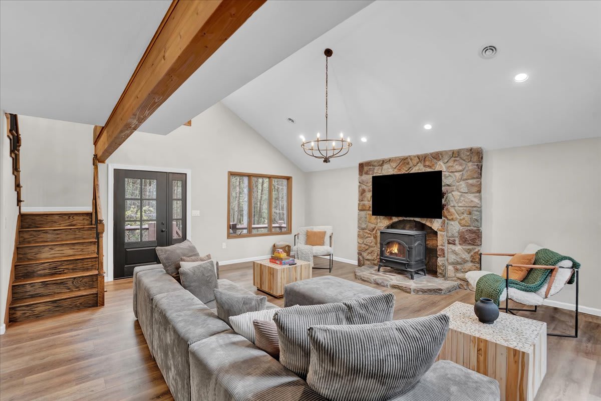 Riverside Escape | FirePit | Wrap around Patio 