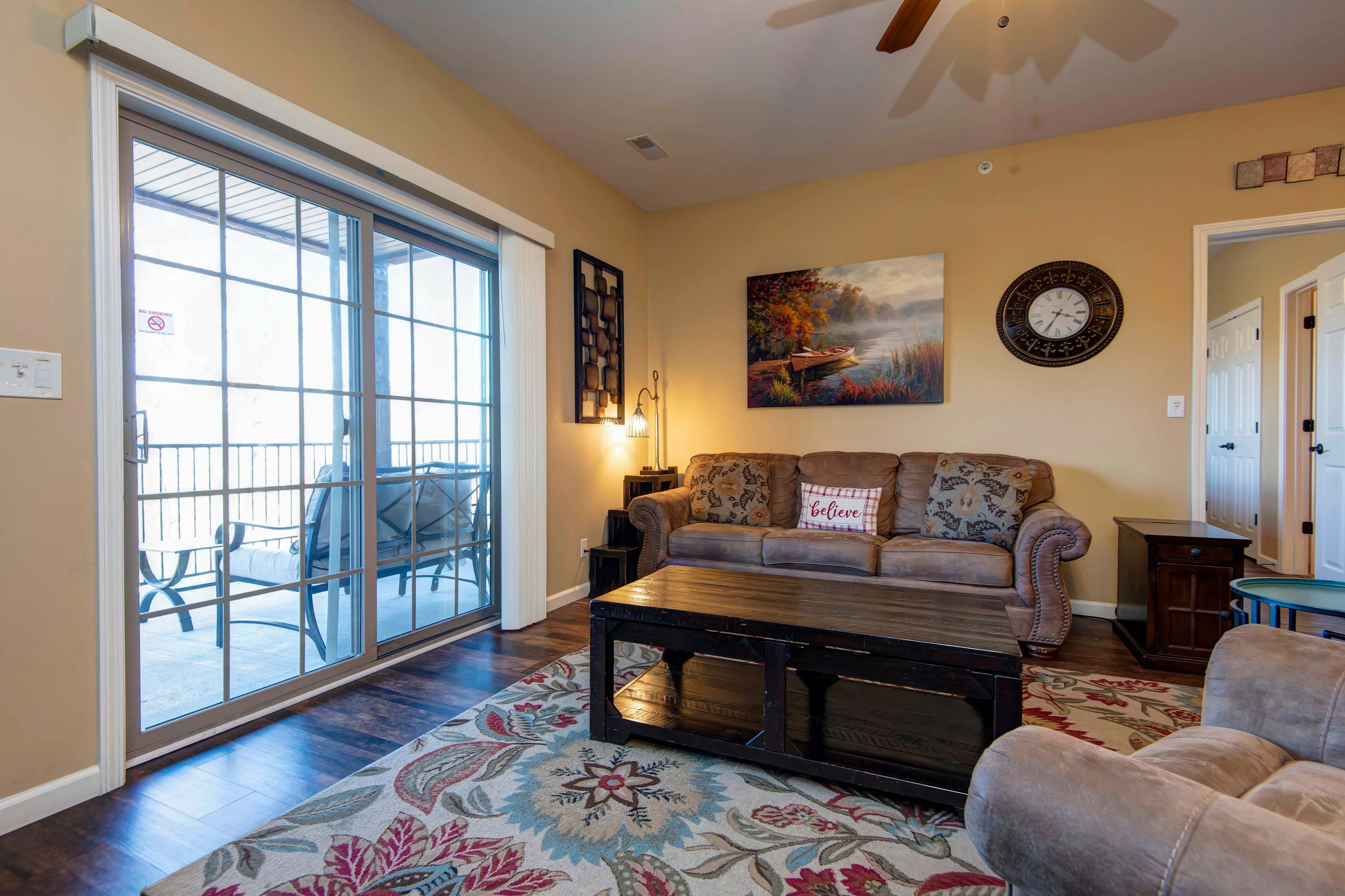 51-06 Eagles Ridge Retreat, Spacious walk-in. Balcony, mountain views, indoor/outdoor pools/splash pads. Close to SDC. — Branson, MO — vacation rental
