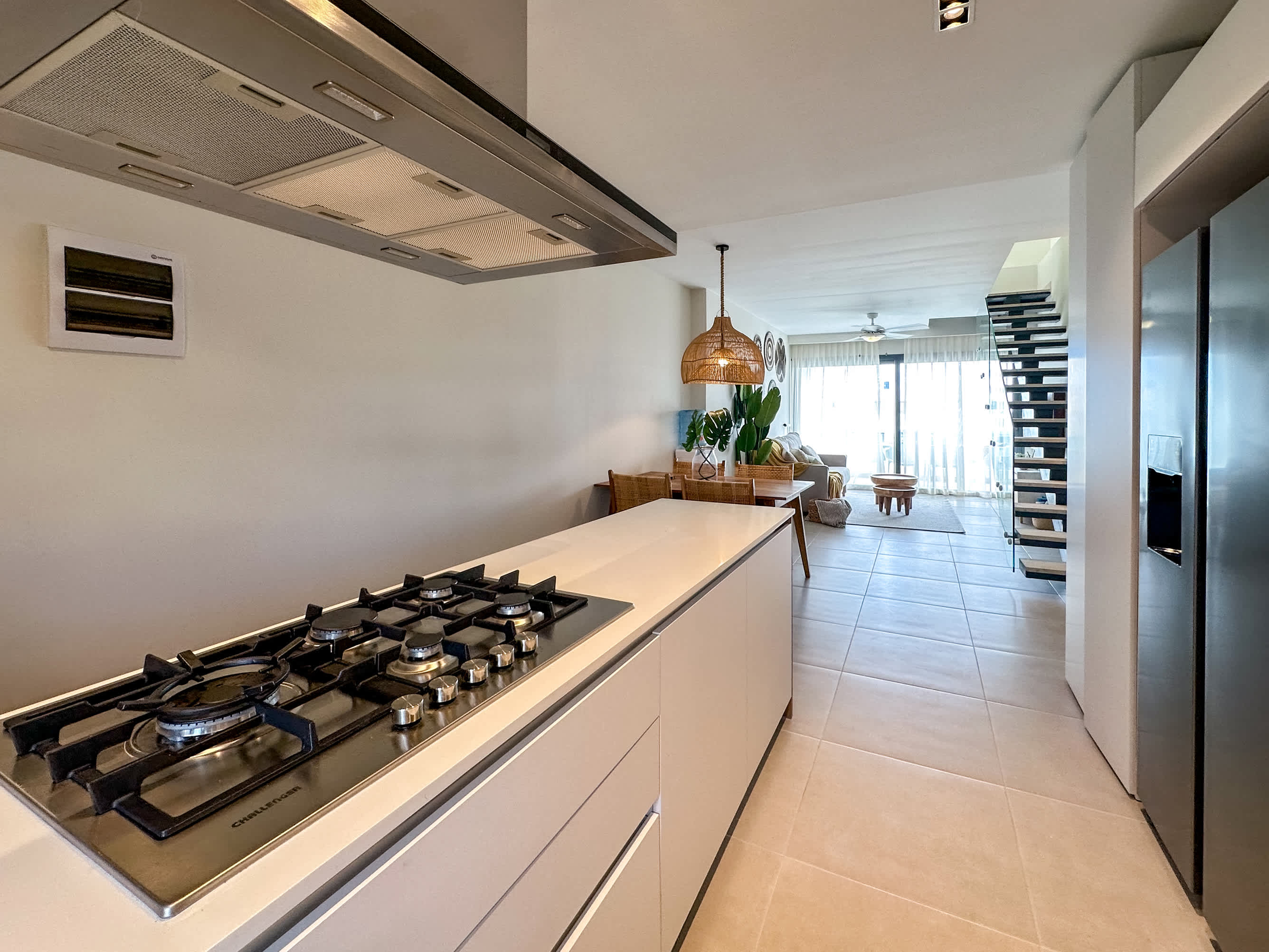 Spectacular PH w private rooftop steps from beach