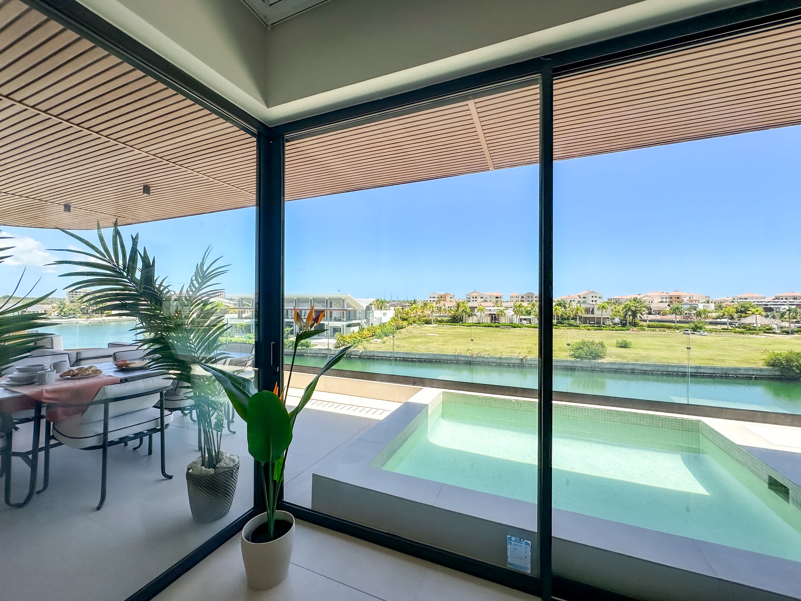 Marina Garden 2 Bedroom Apartment with Picuzzi