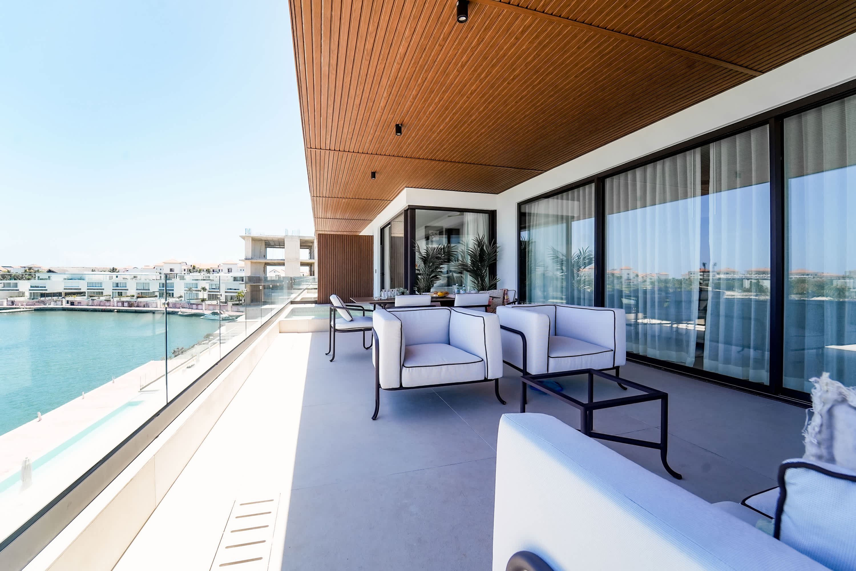 Marina Garden 2 Bedroom Apartment with Picuzzi