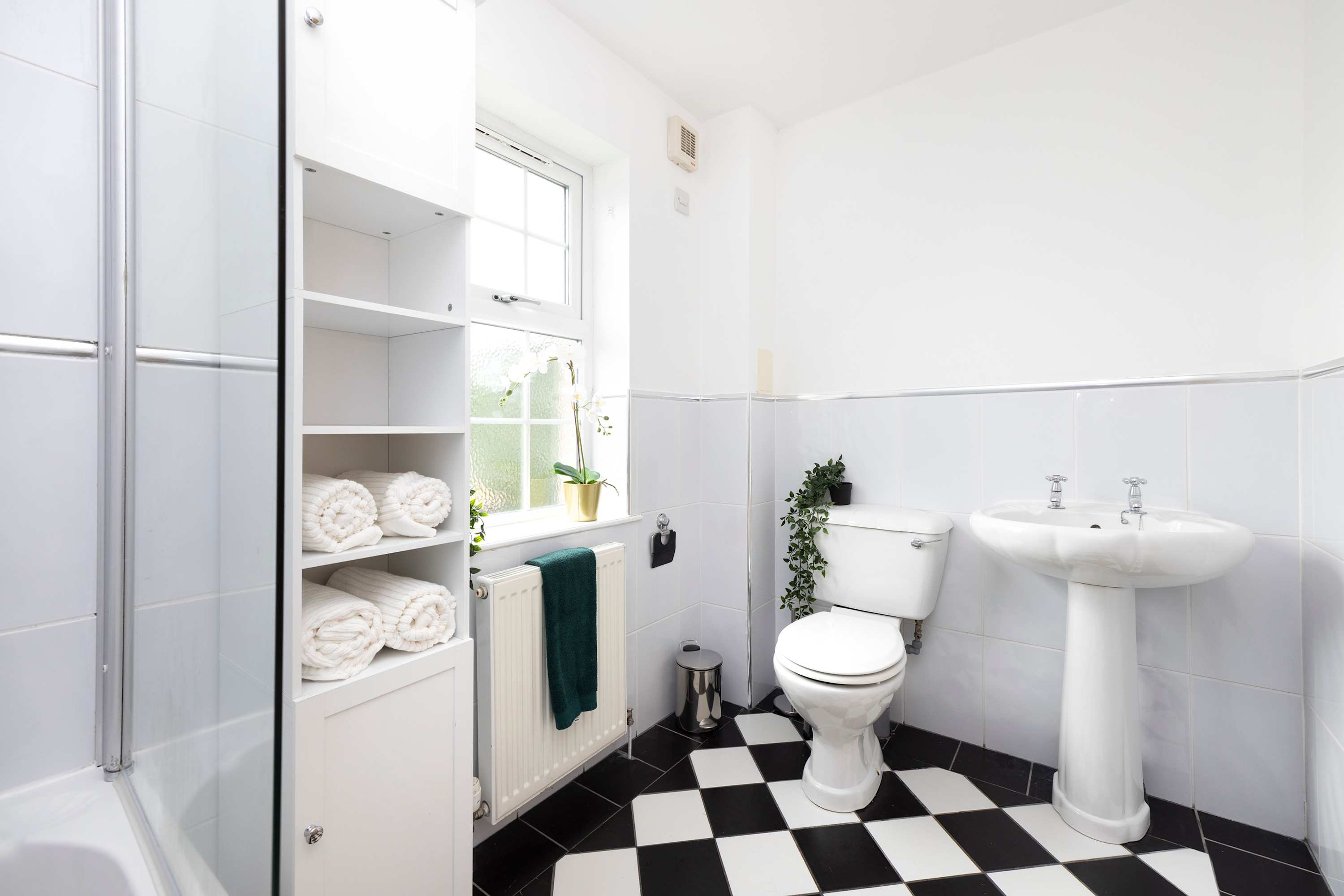 Cottage Bathroom 