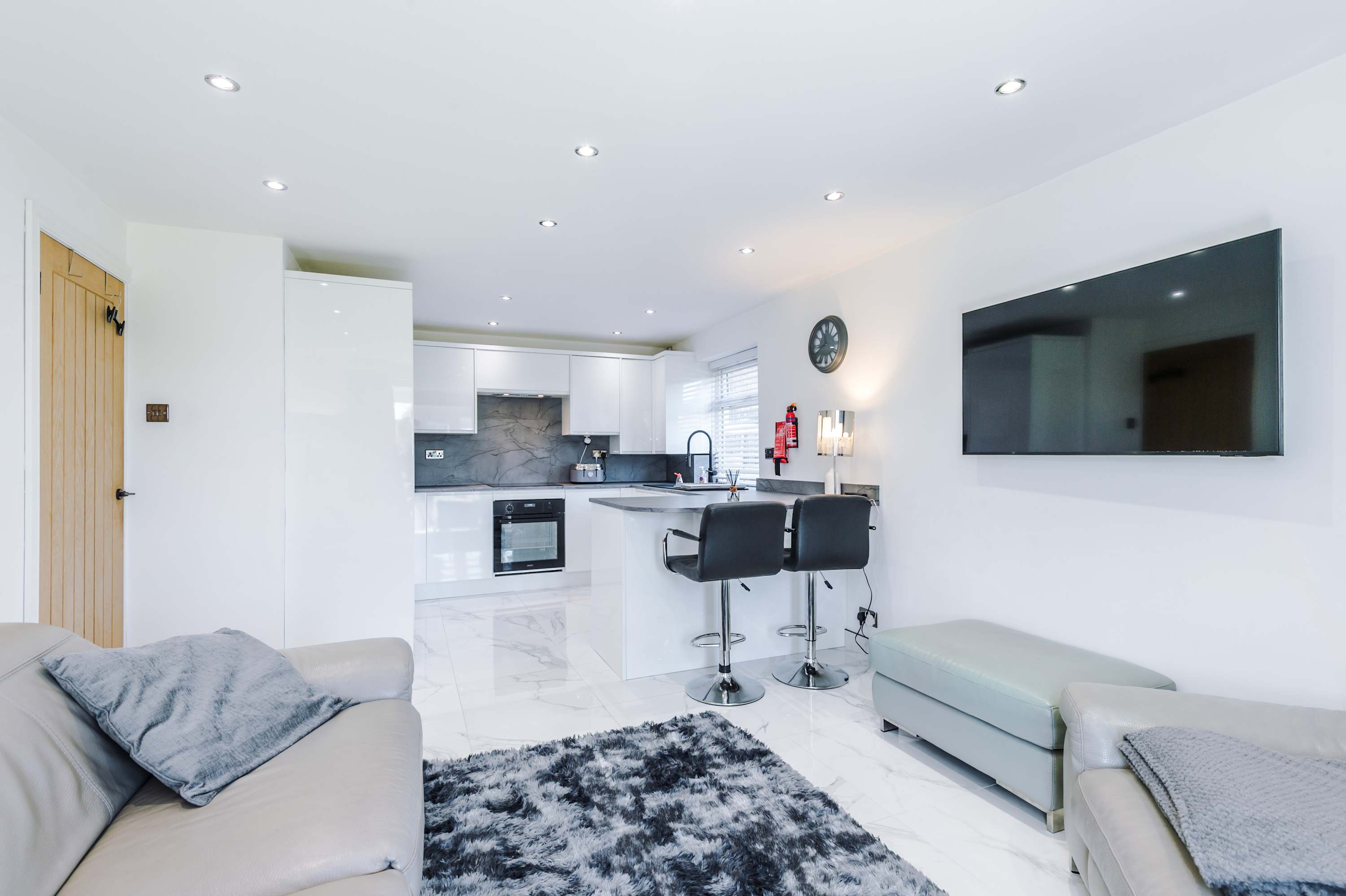 View Cosy 1BR Apt in Manchester with Free Parking in Cross Street M45 7RA Cosy 1BR Apt in Manchester with Free Parking in Cross Street M45 7RA - Property image 3 - VivreStays