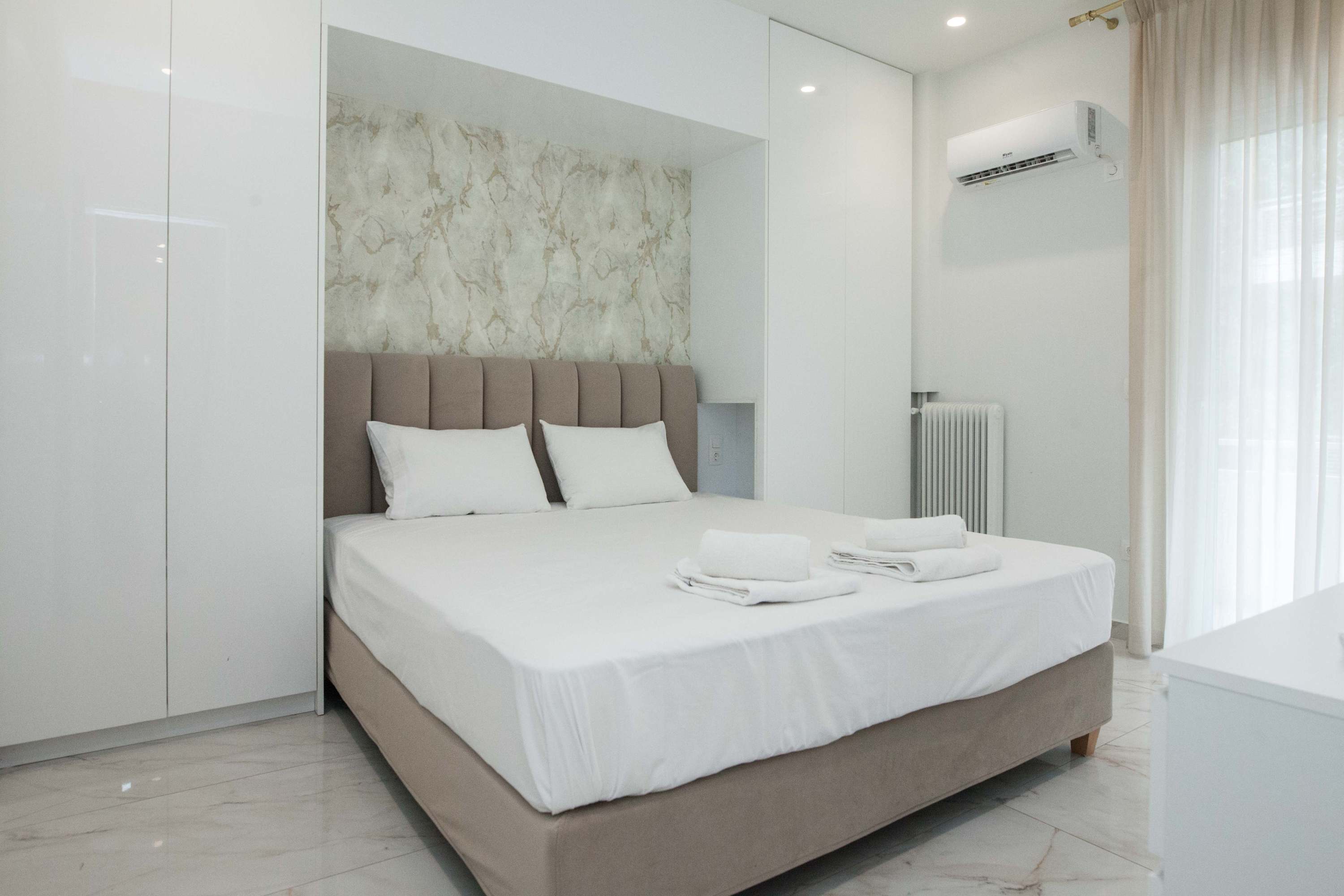 Pagrati Premium Living 2 Bd House with Balcony in Athens — photo 4