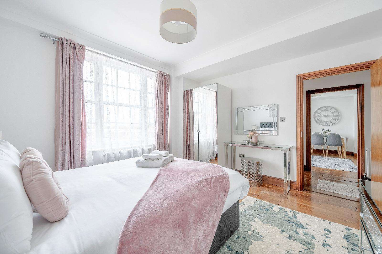 View Fantastic 1 Bedroom Apartment Just Off Marble Arch in Edgware Road 140 W2 2RD Fantastic 1 Bedroom Apartment Just Off Marble Arch in Edgware Road 140 W2 2RD - Property image 2 - VivreStays