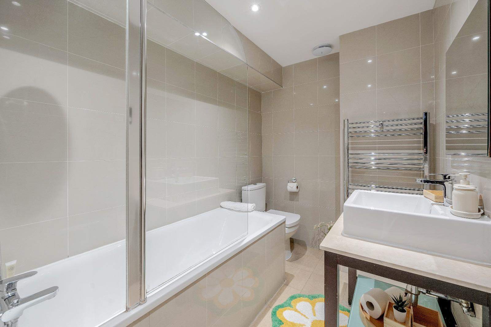 View Fantastic 1 Bedroom Apartment Just Off Marble Arch in Edgware Road 140 W2 2RD Fantastic 1 Bedroom Apartment Just Off Marble Arch in Edgware Road 140 W2 2RD - Property image 10 - VivreStays