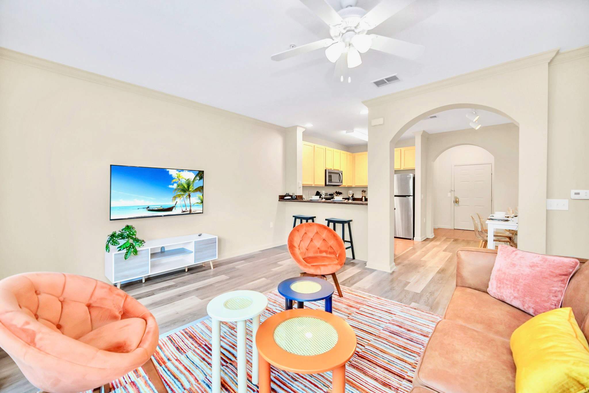 Living area with smart TV and high speed internet