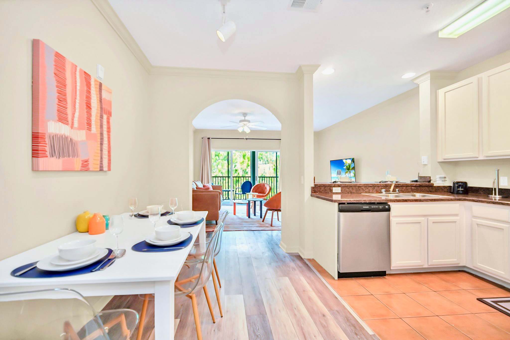 Fully equipped kitchen and dining area
