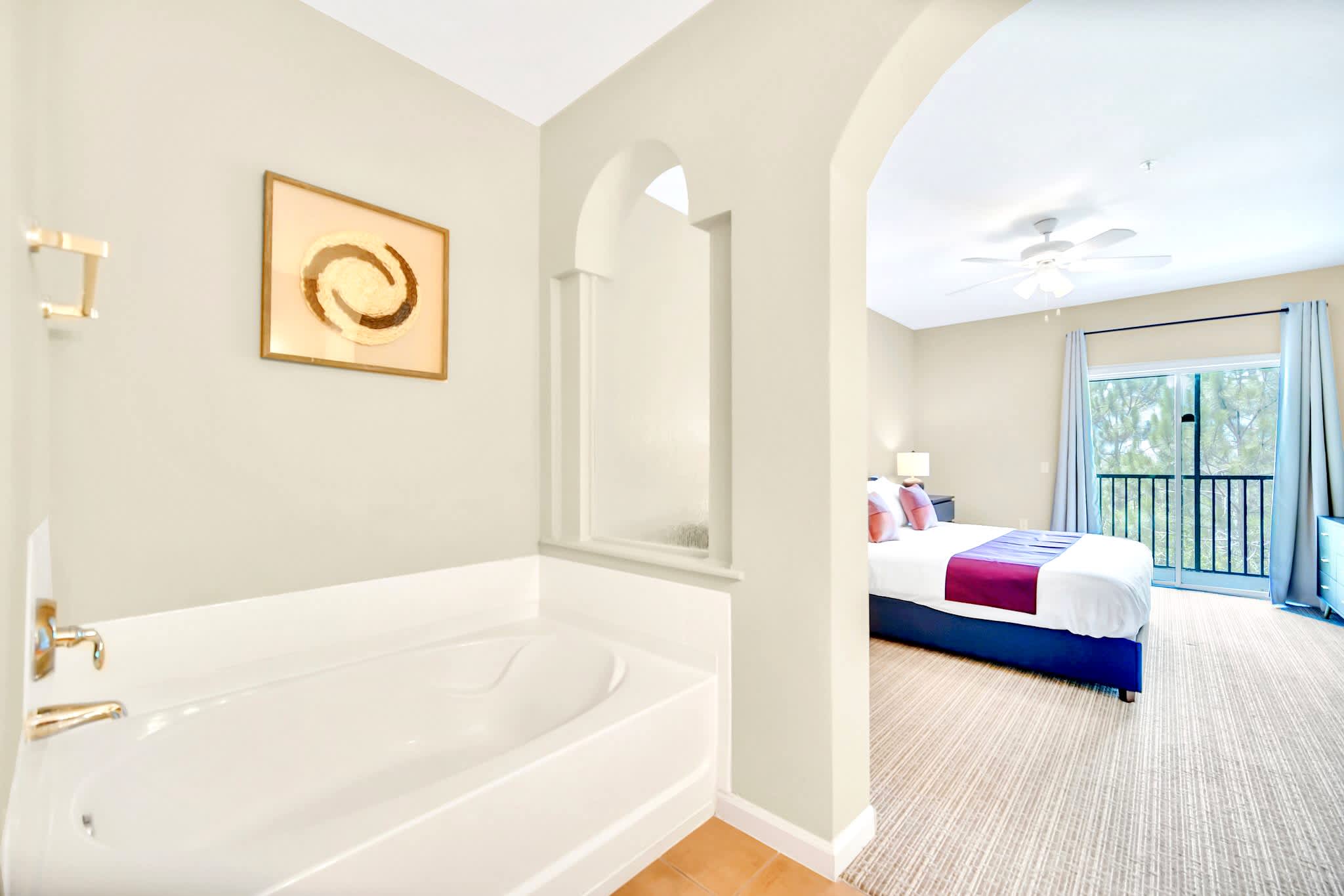 King en-suite bathroom with spa-like bathtub