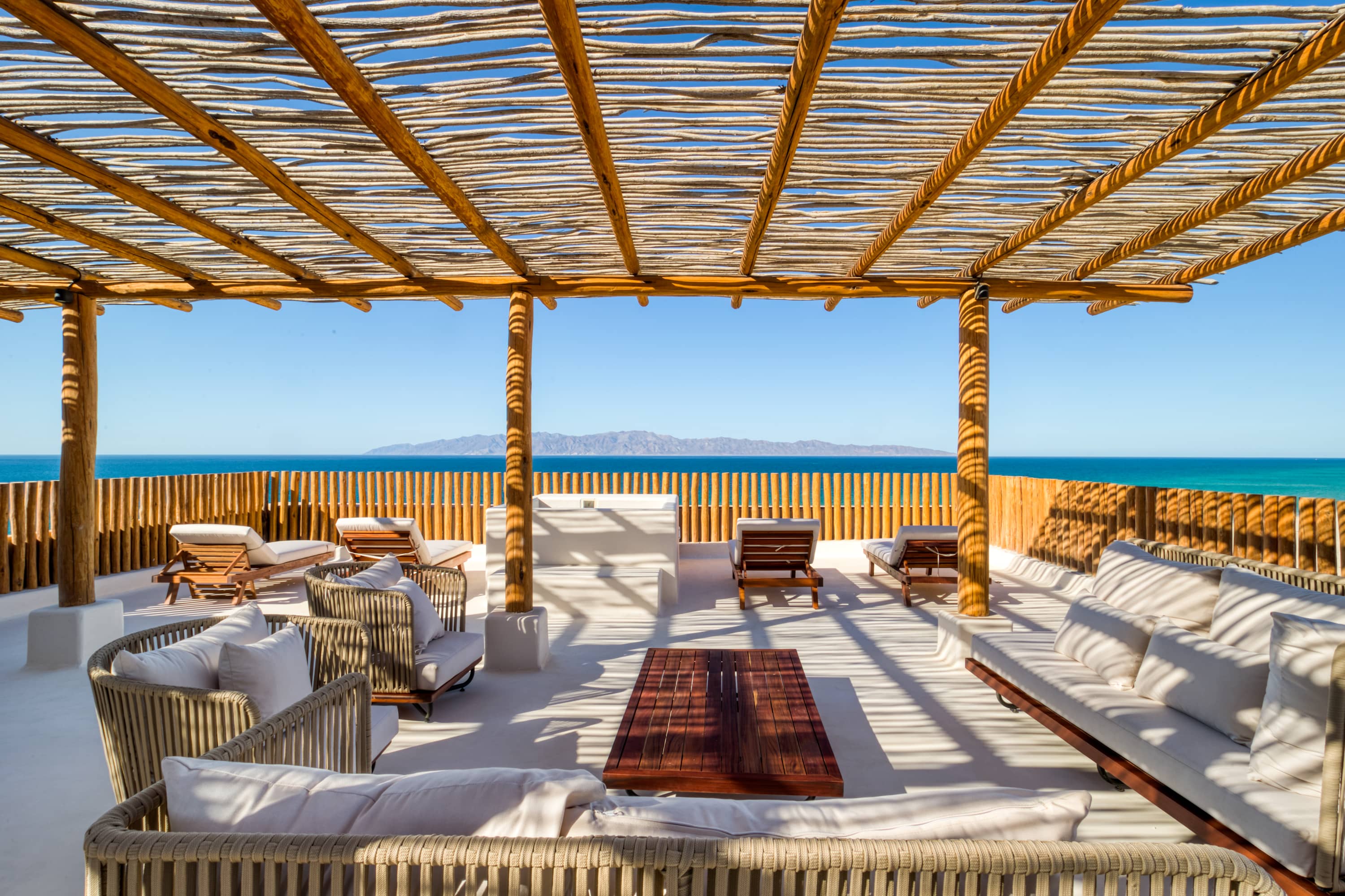 Beachfront Penthouse - Picture 1