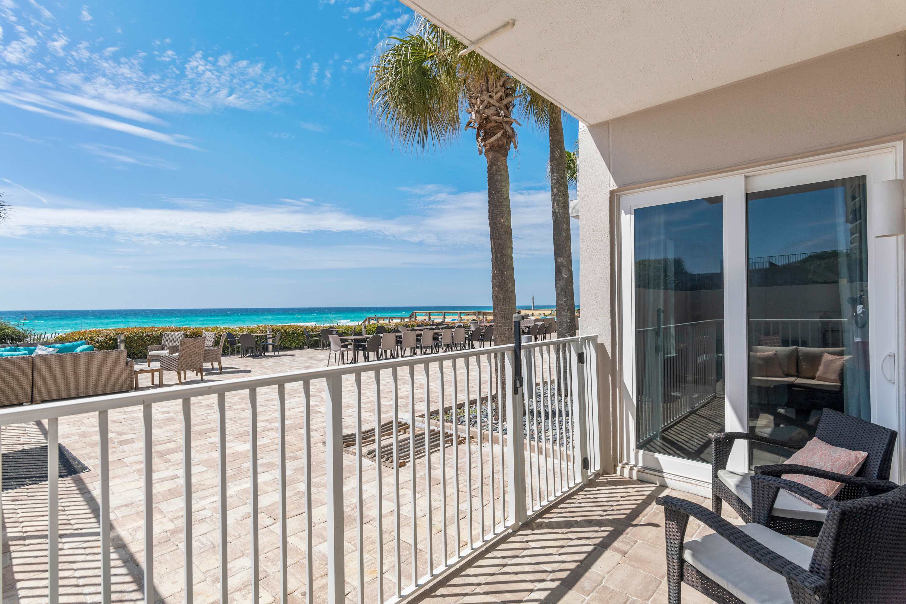 Direct Beach, Resort, Gym & Pool | 101B Seabreeze